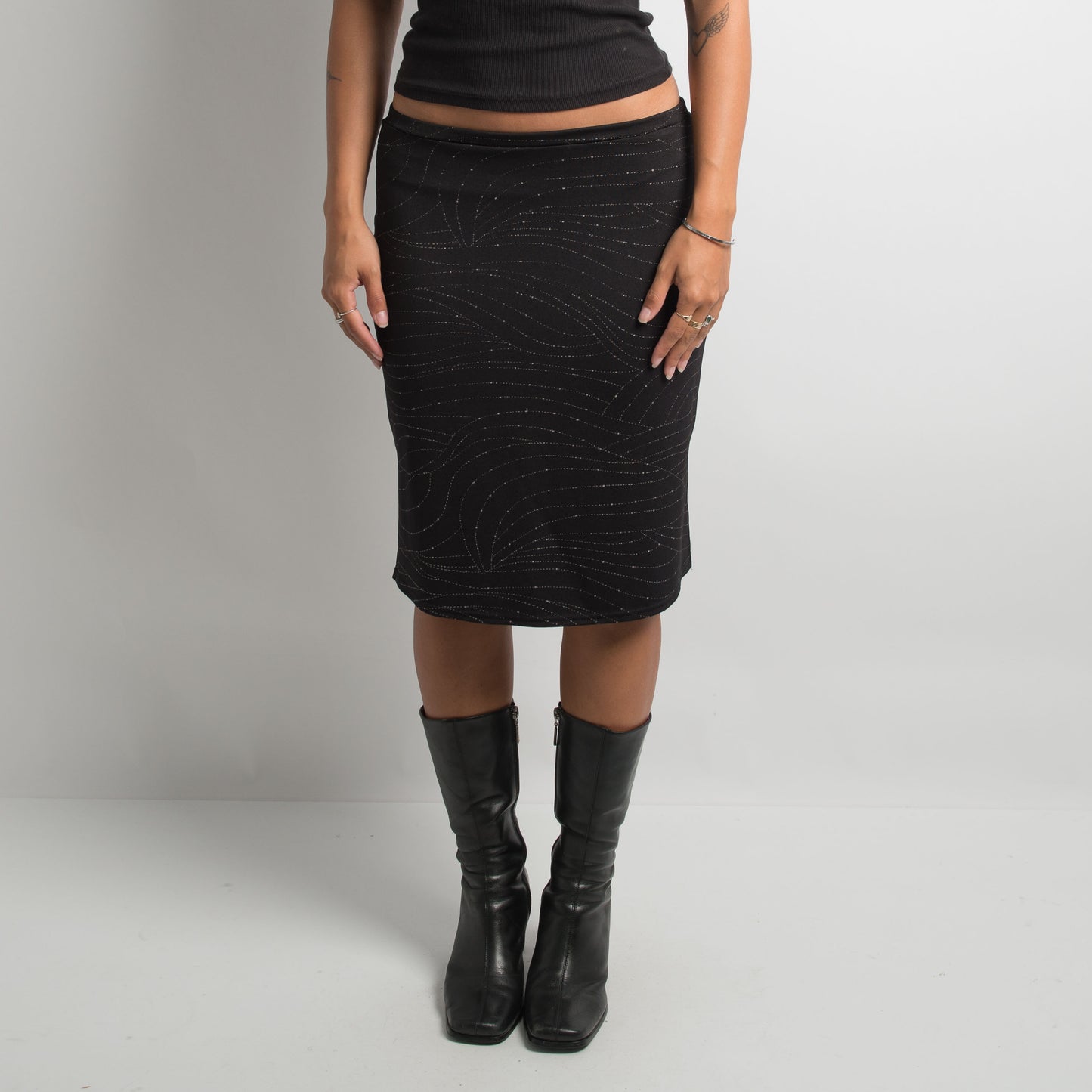 BLACK PATTERNED MIDI SKIRT