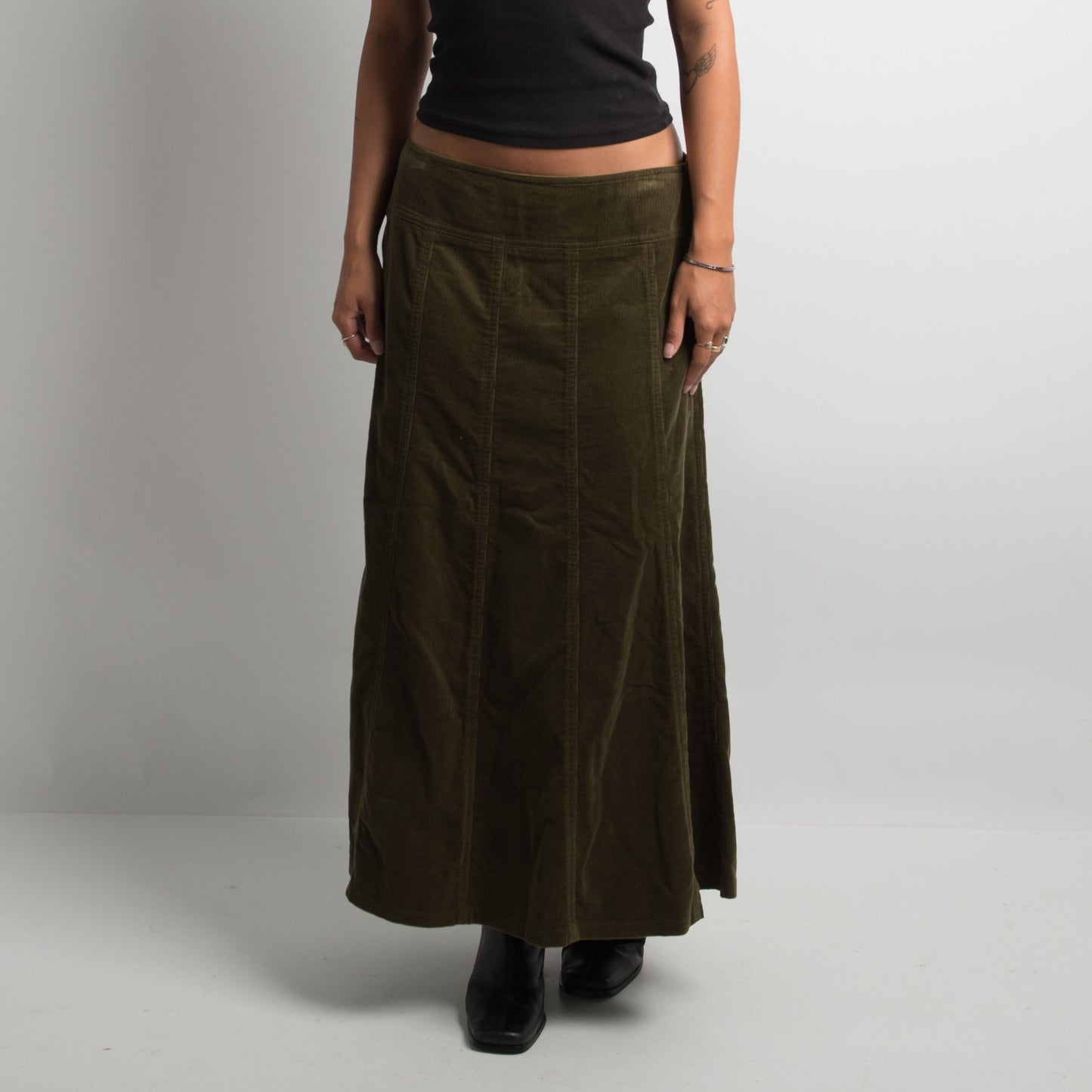 KHAKI CORDUROY LONGLINE SKIRT