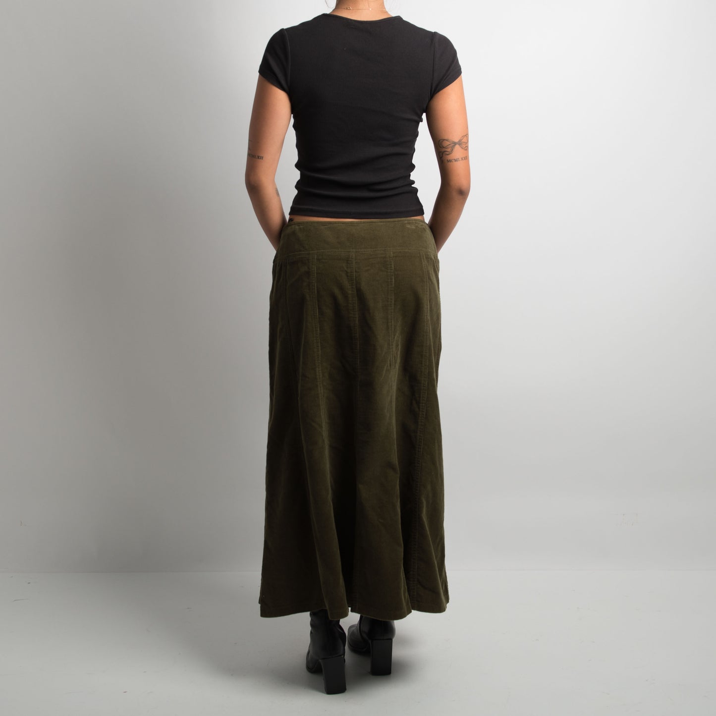 KHAKI CORDUROY LONGLINE SKIRT