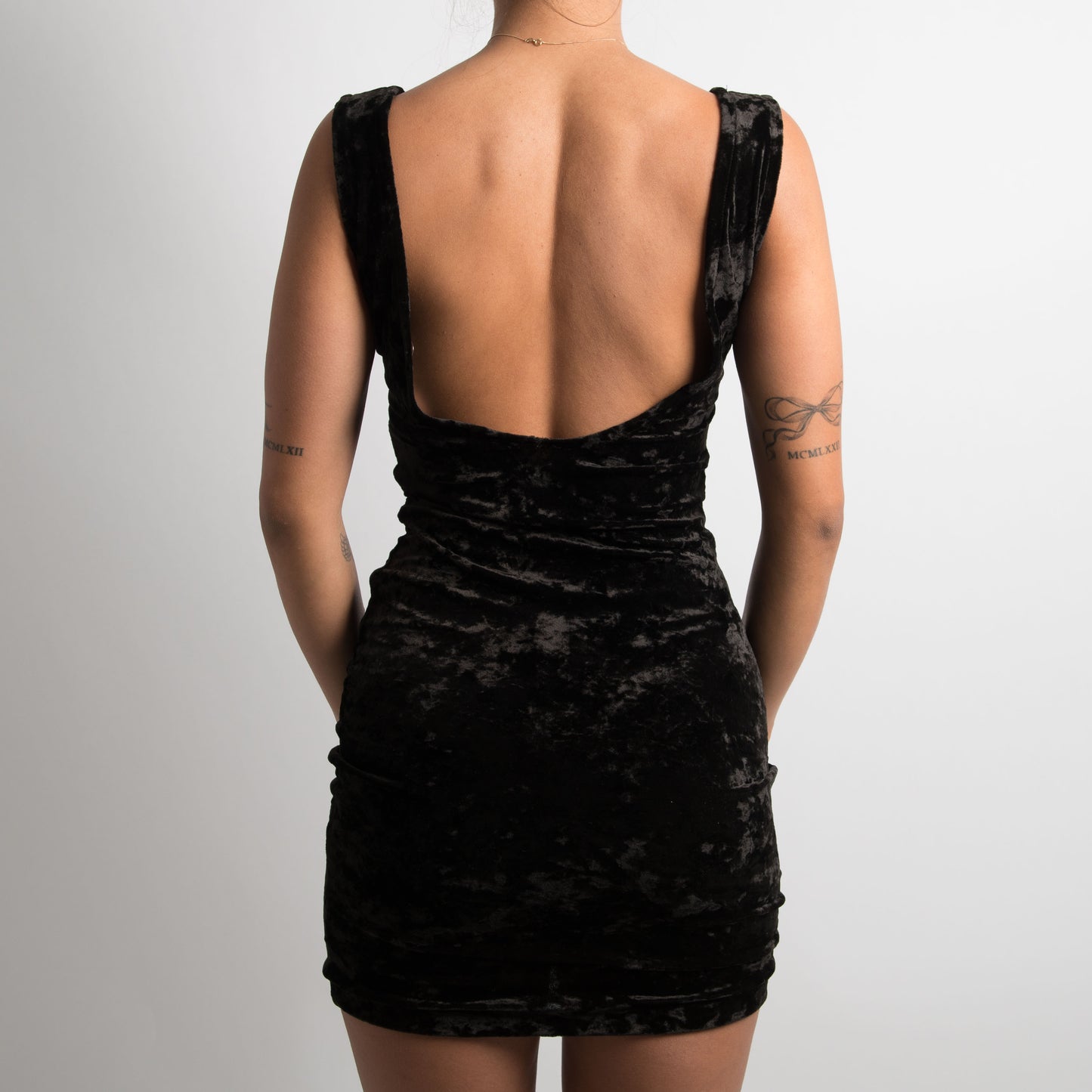 ROBE MINI EN VELOURS NOIR