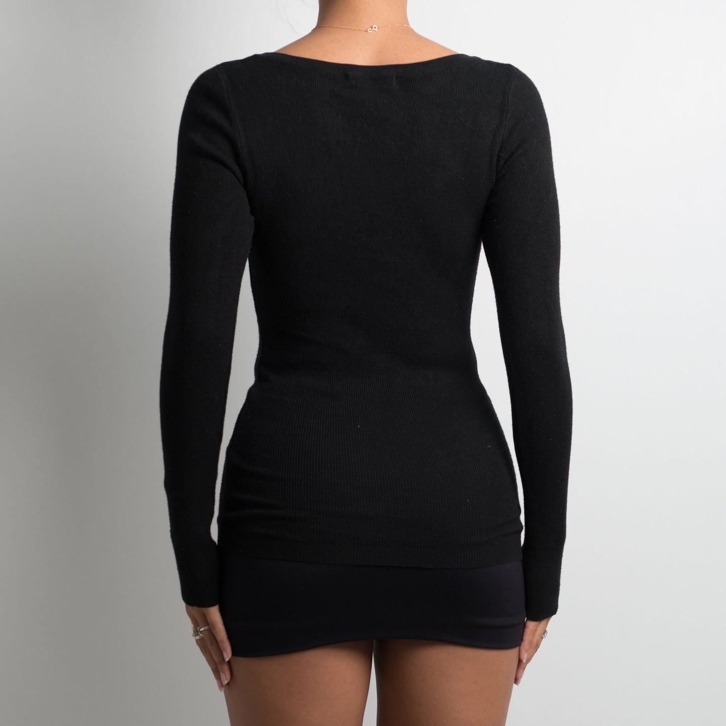 BLACK KNIT LONG SLEEVE