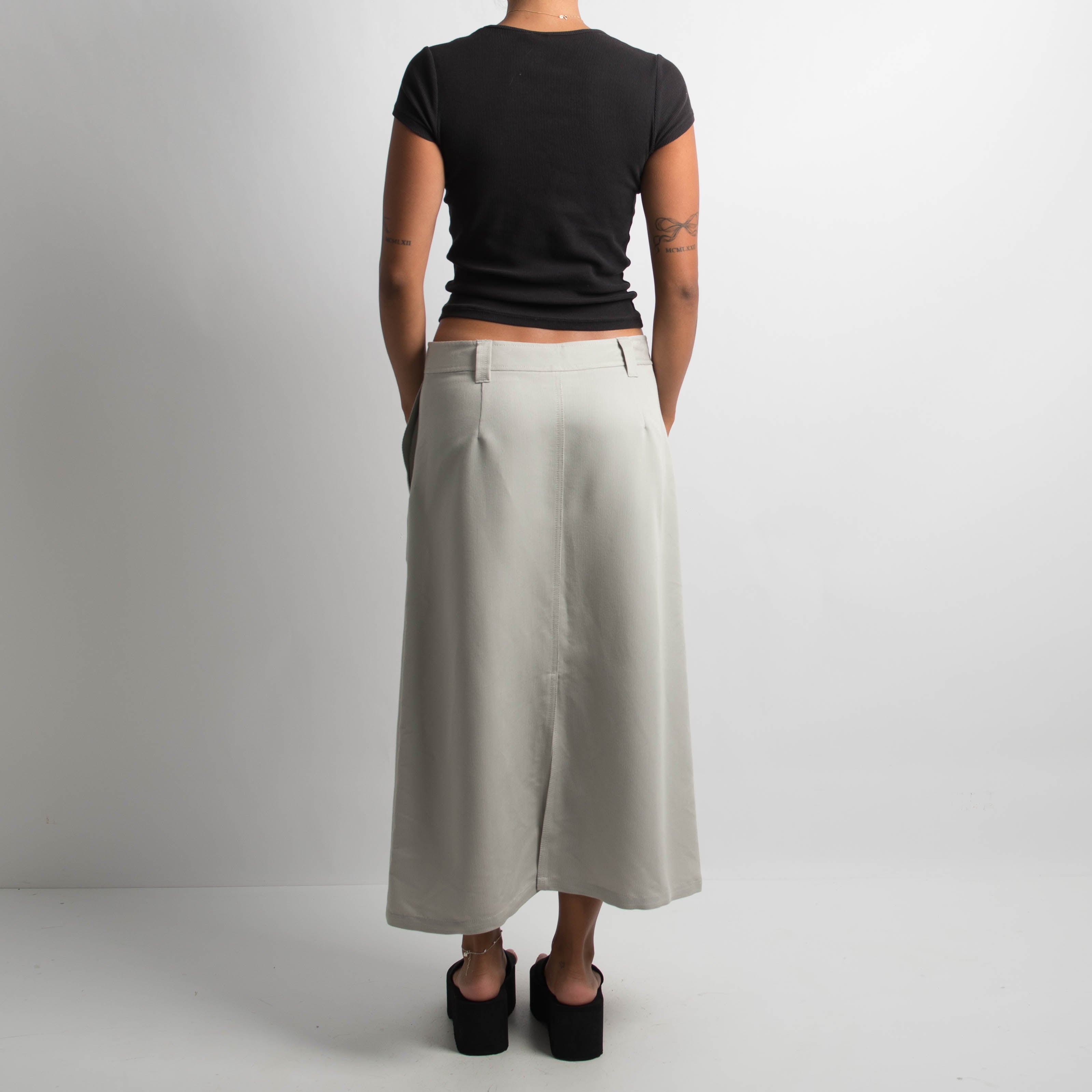 CREAM RIBBED LONGLINE SKIRT