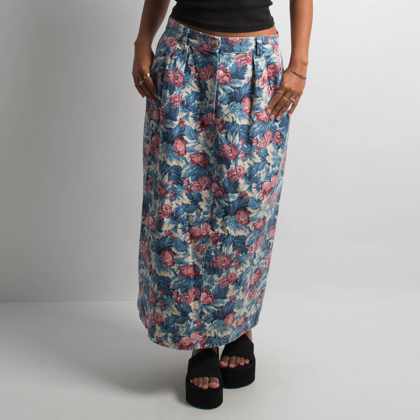 FLORAL DENIM LONGLINE SKIRT