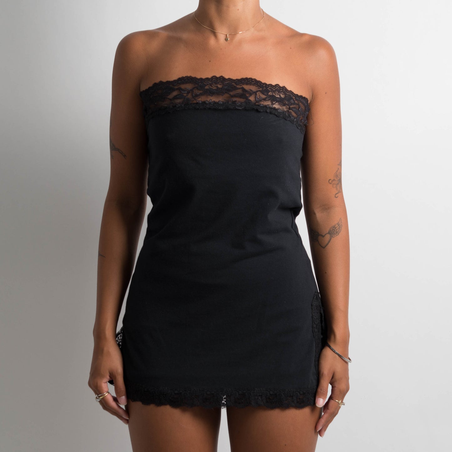 BLACK LACE STRAPLESS TOP