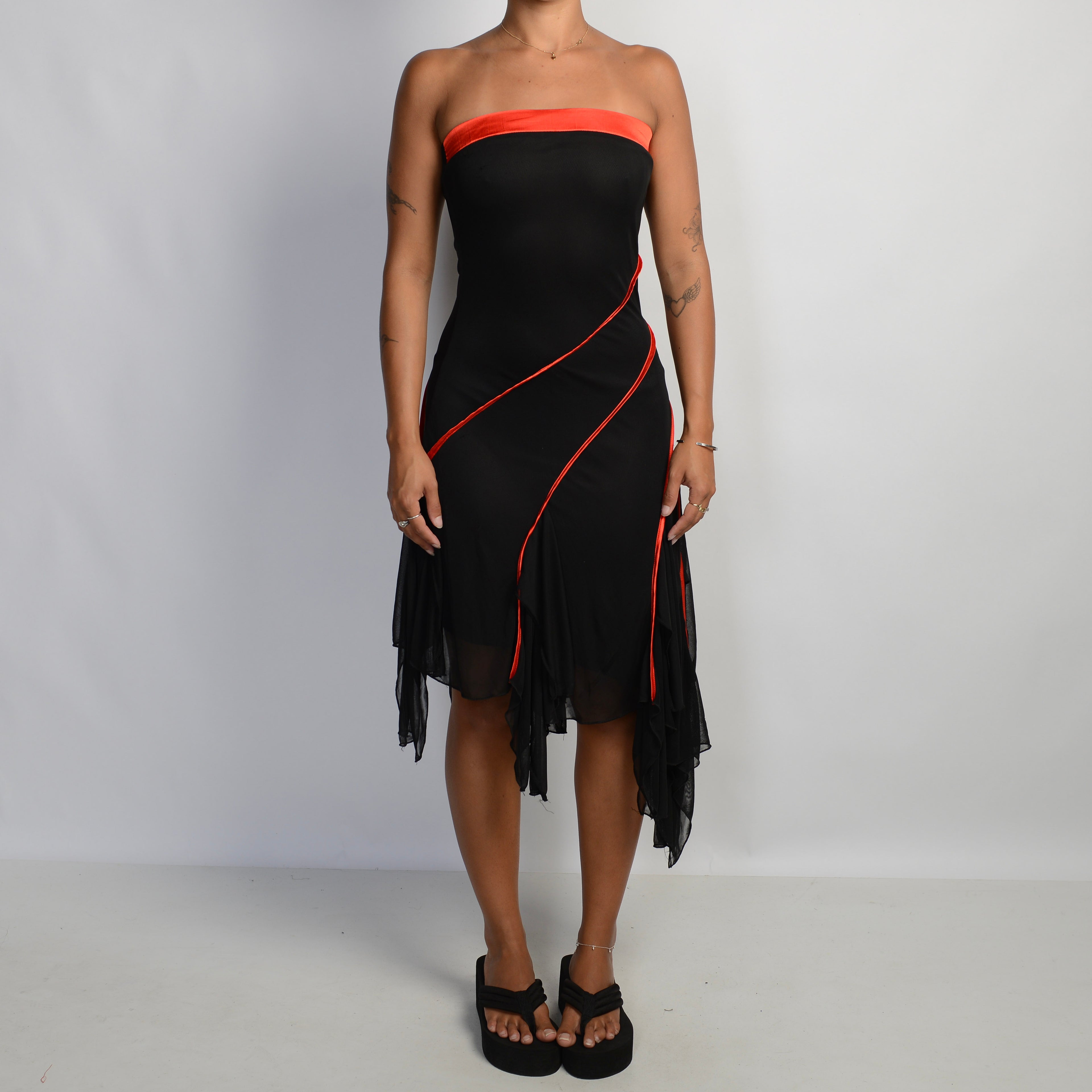 RED CONTRAST STRAPLESS DRESS