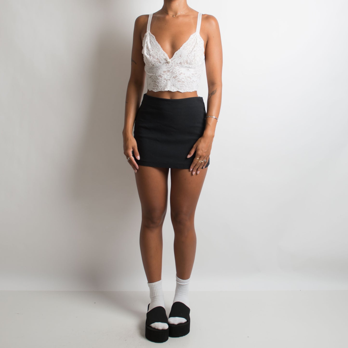 WHITE LACE CROP CAMISOLE