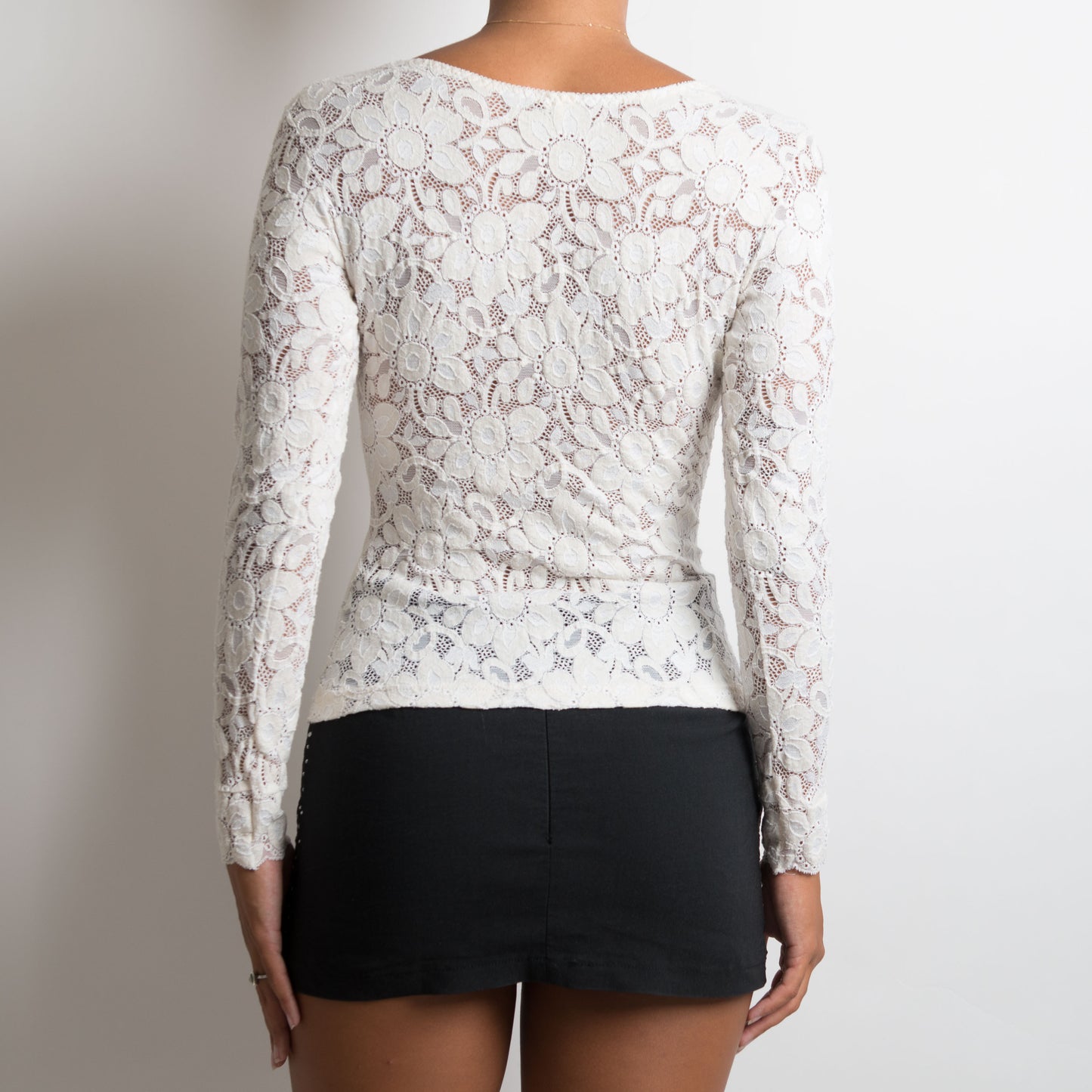 OFF WHITE LACE LONG SLEEVE