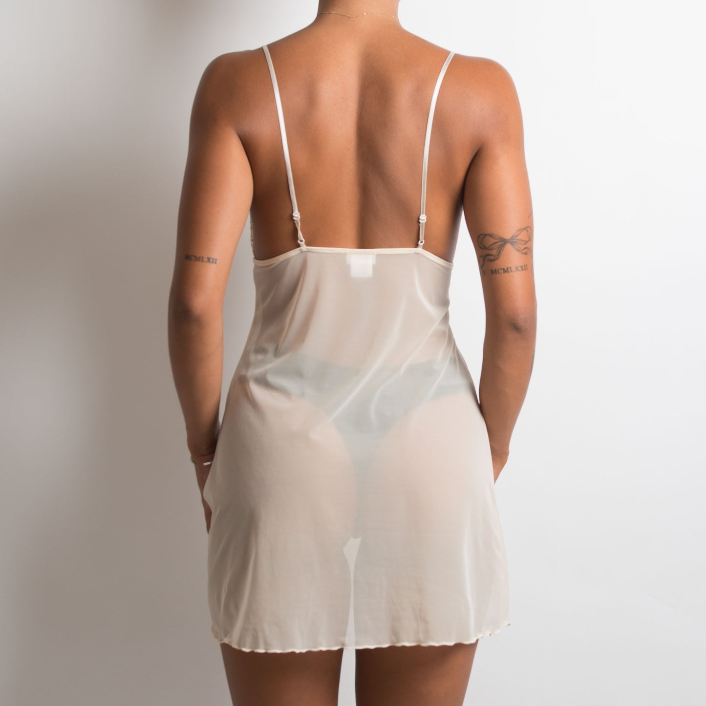 ROBE MINI BEIGE TRANSPARENTE