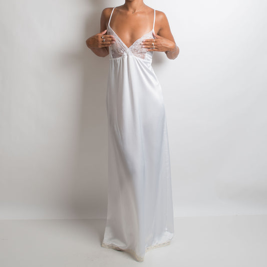 ROBE LONGUE EN SATIN BLANC