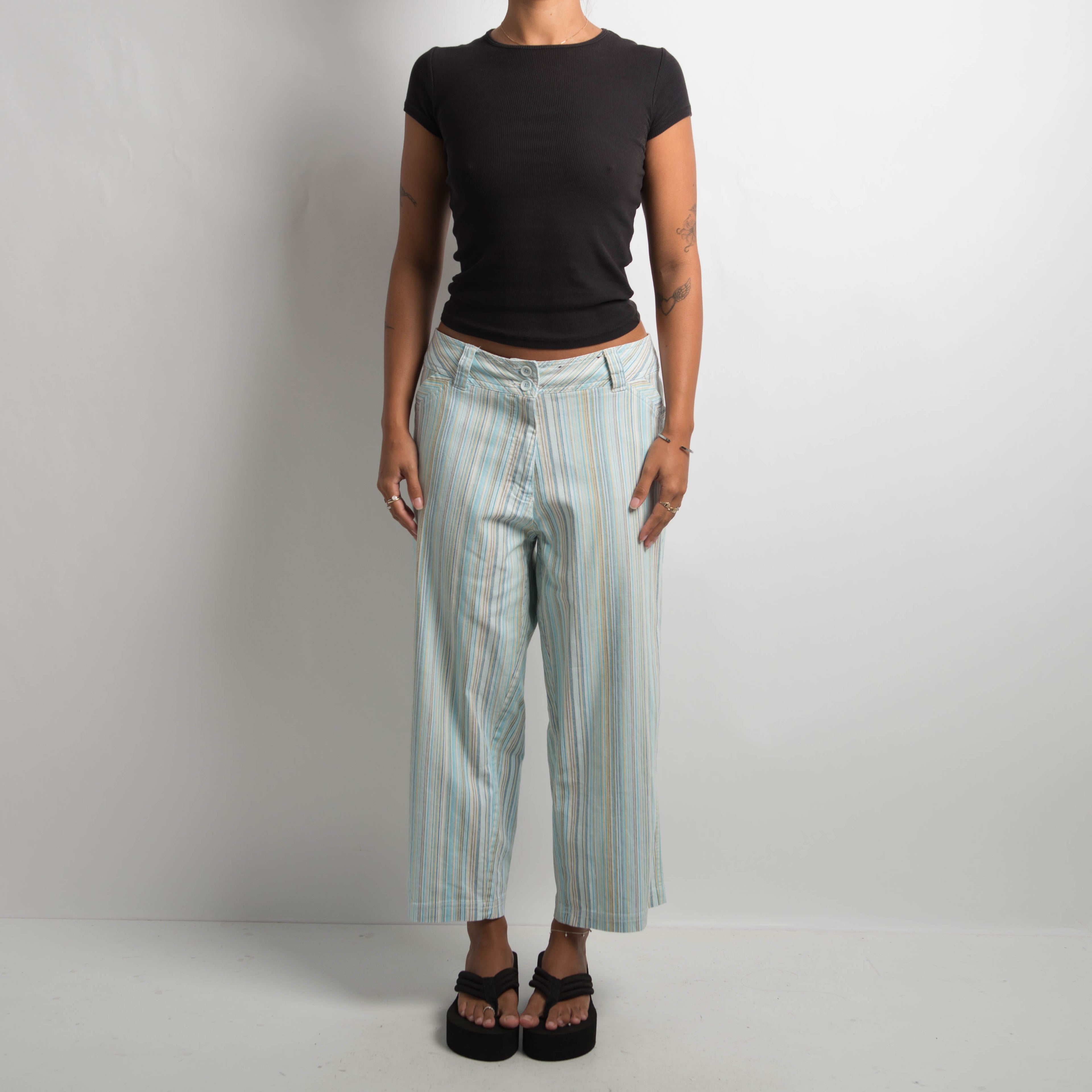 BLUE STRIPED CROP PANTS