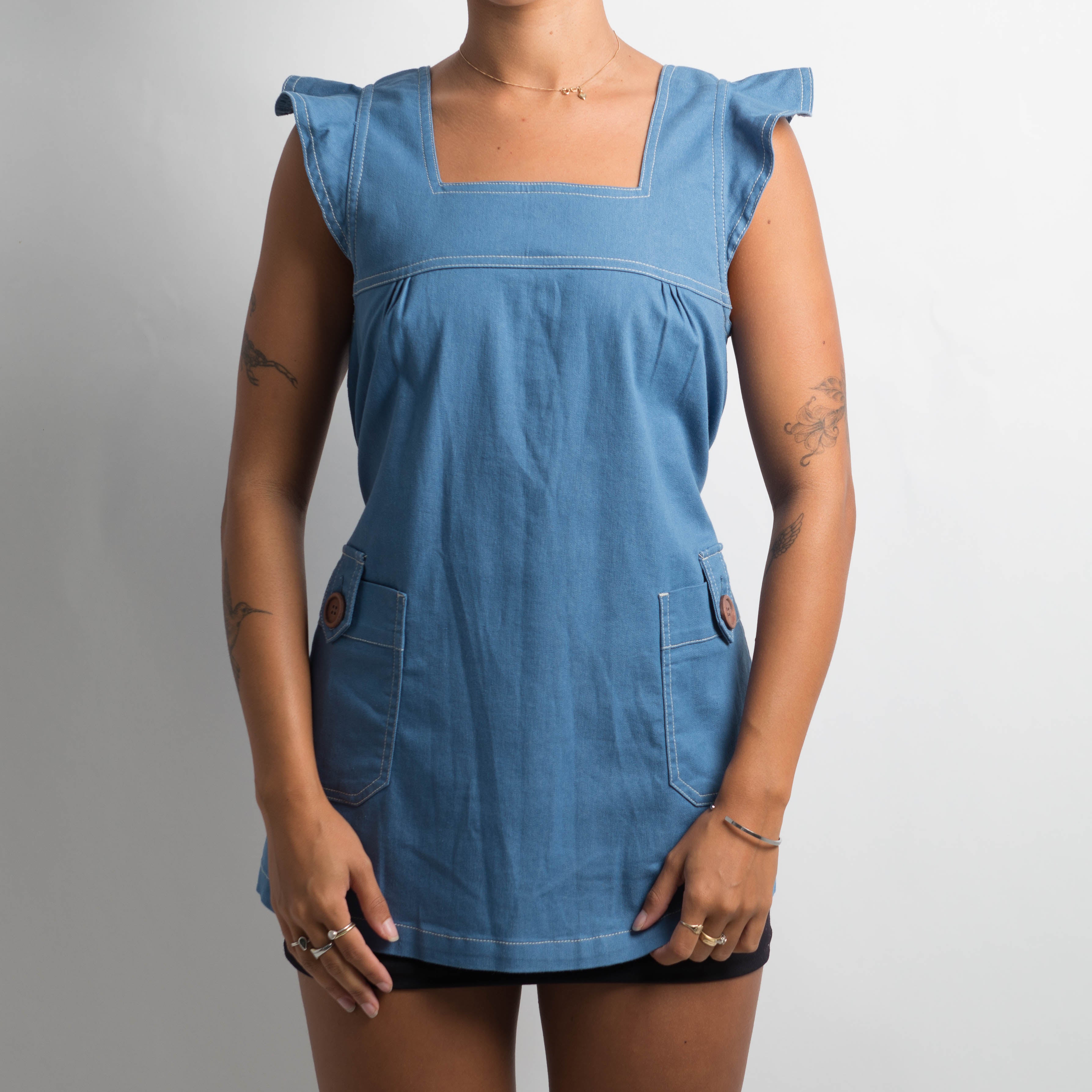 BLUE SQUARE NECK TOP