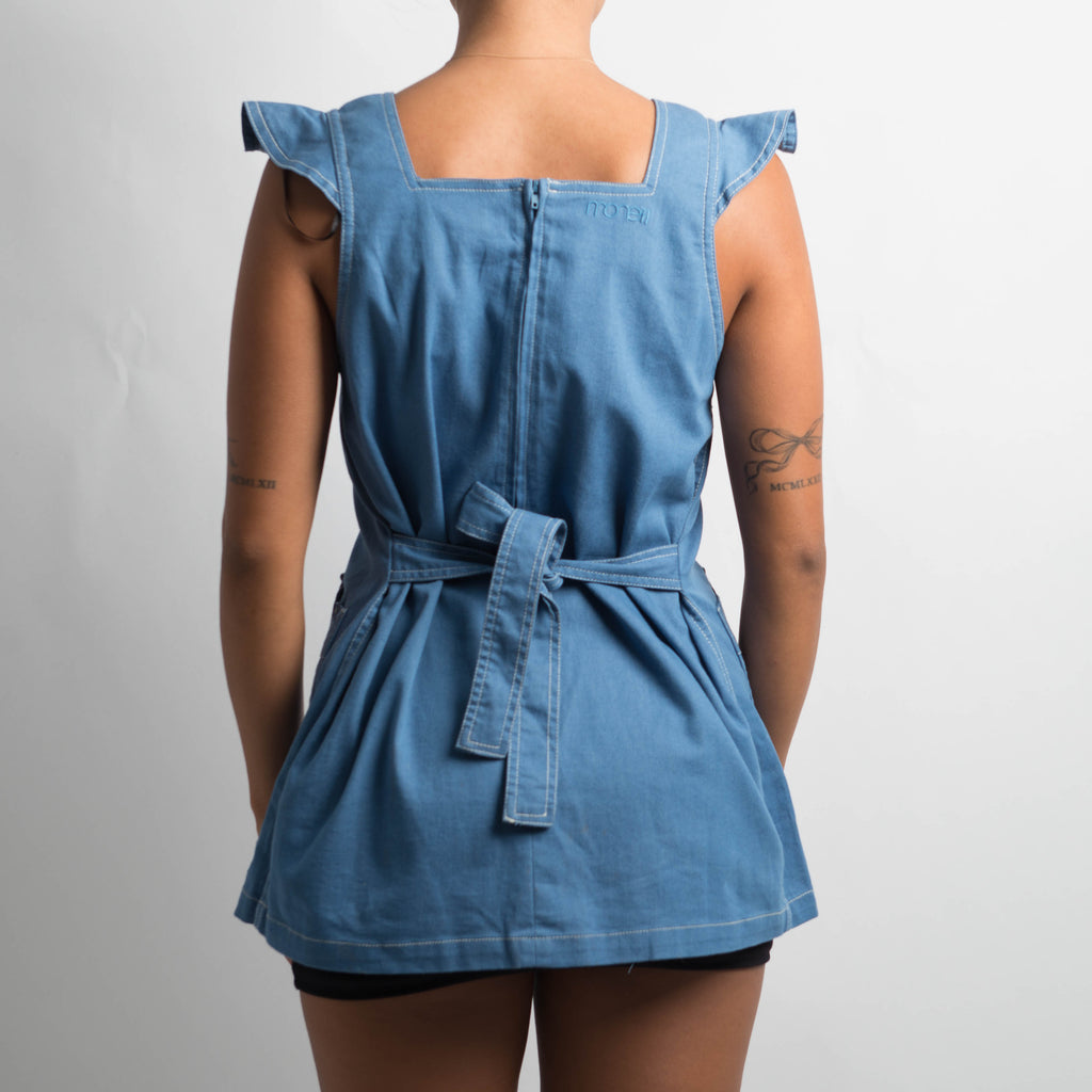 BLUE SQUARE NECK TOP