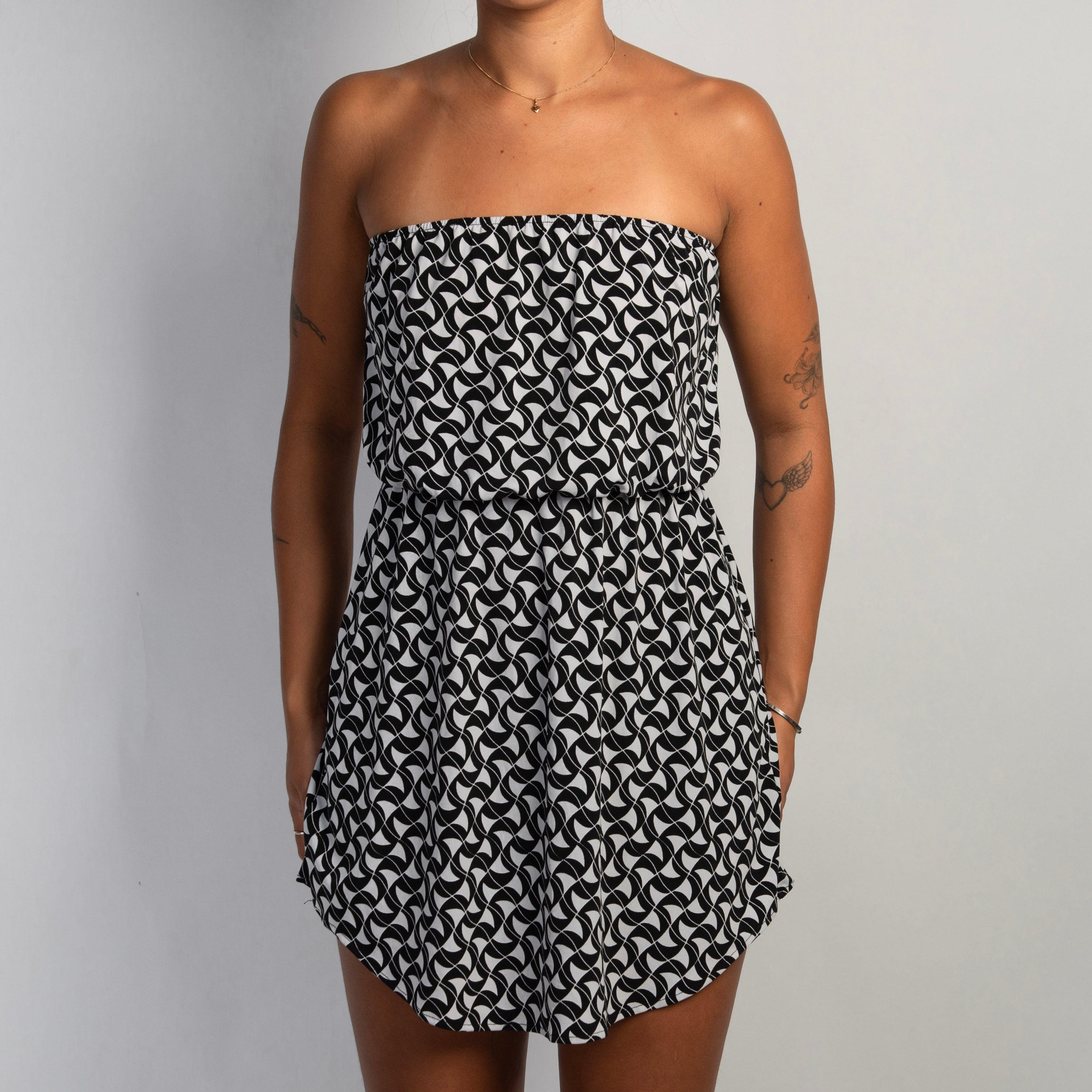 B&W STRAPLESS MINI DRESS
