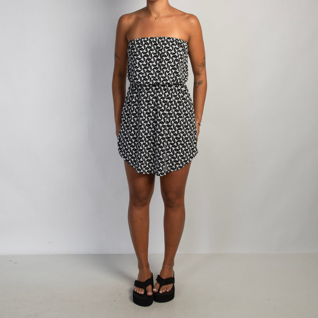 B&W STRAPLESS MINI DRESS