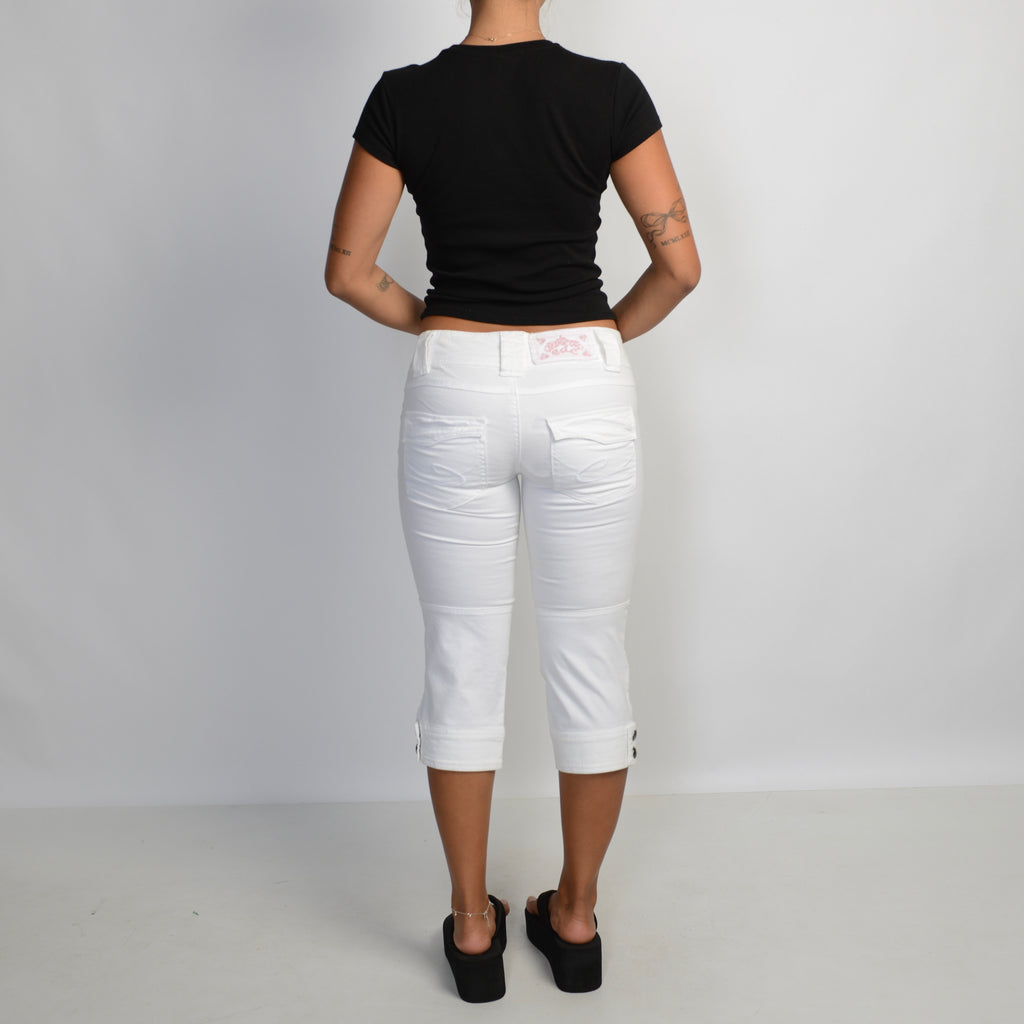WHITE CAPRI PANTS