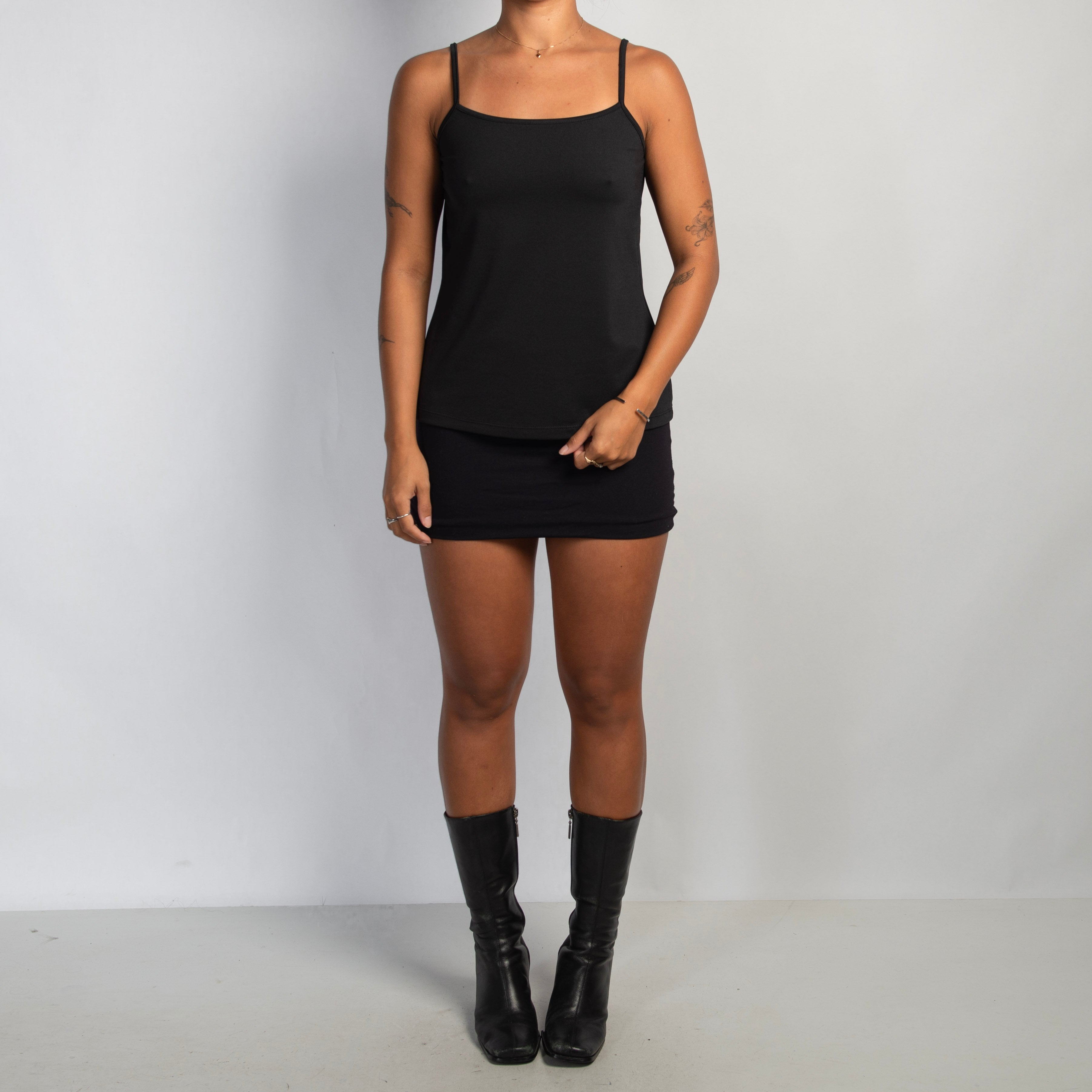 BLACK STRETCH TANK TOP