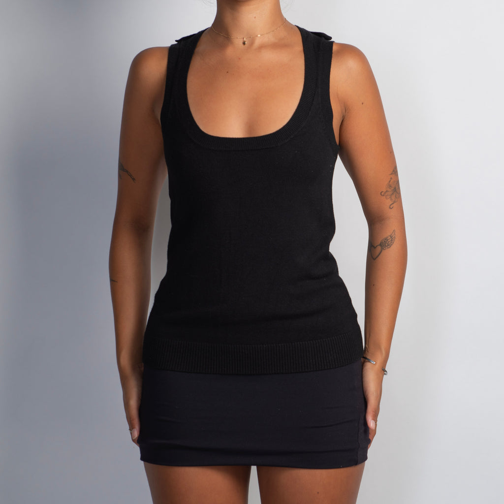 BLACK KNIT VEST
