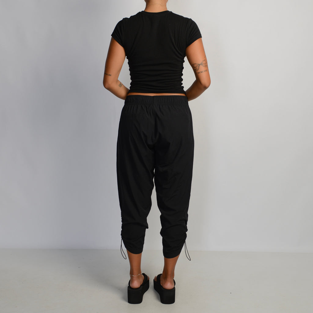 BLACK CROP PANTS