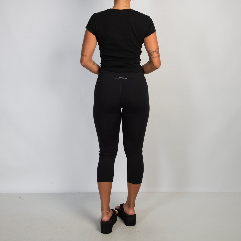 BLACK CAPRI TIGHTS