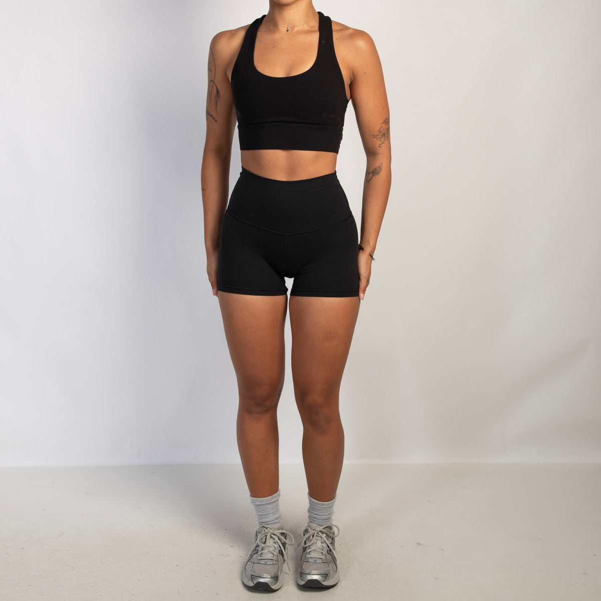 BLACK SPORTS BRA
