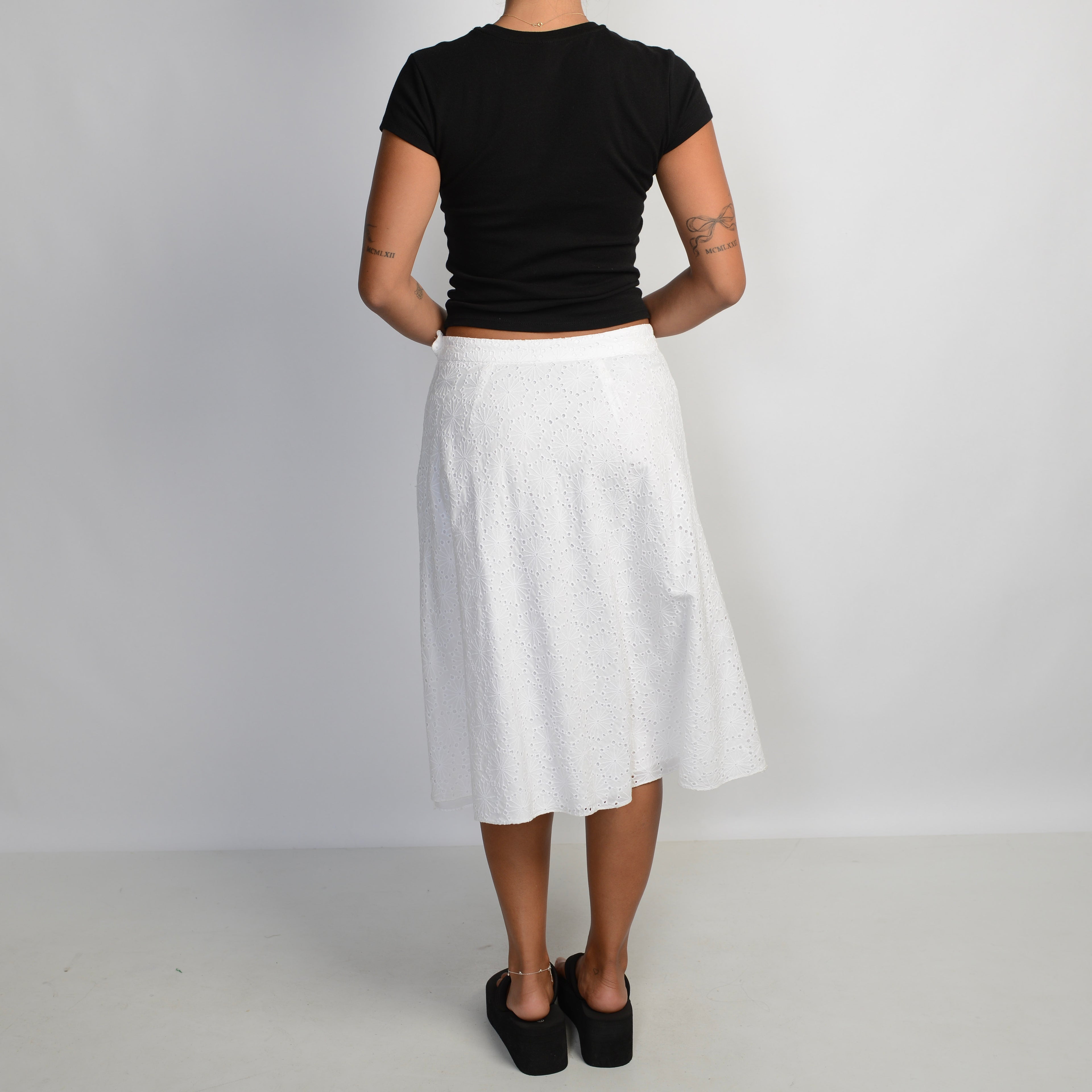 WHITE BRODERIE SKIRT