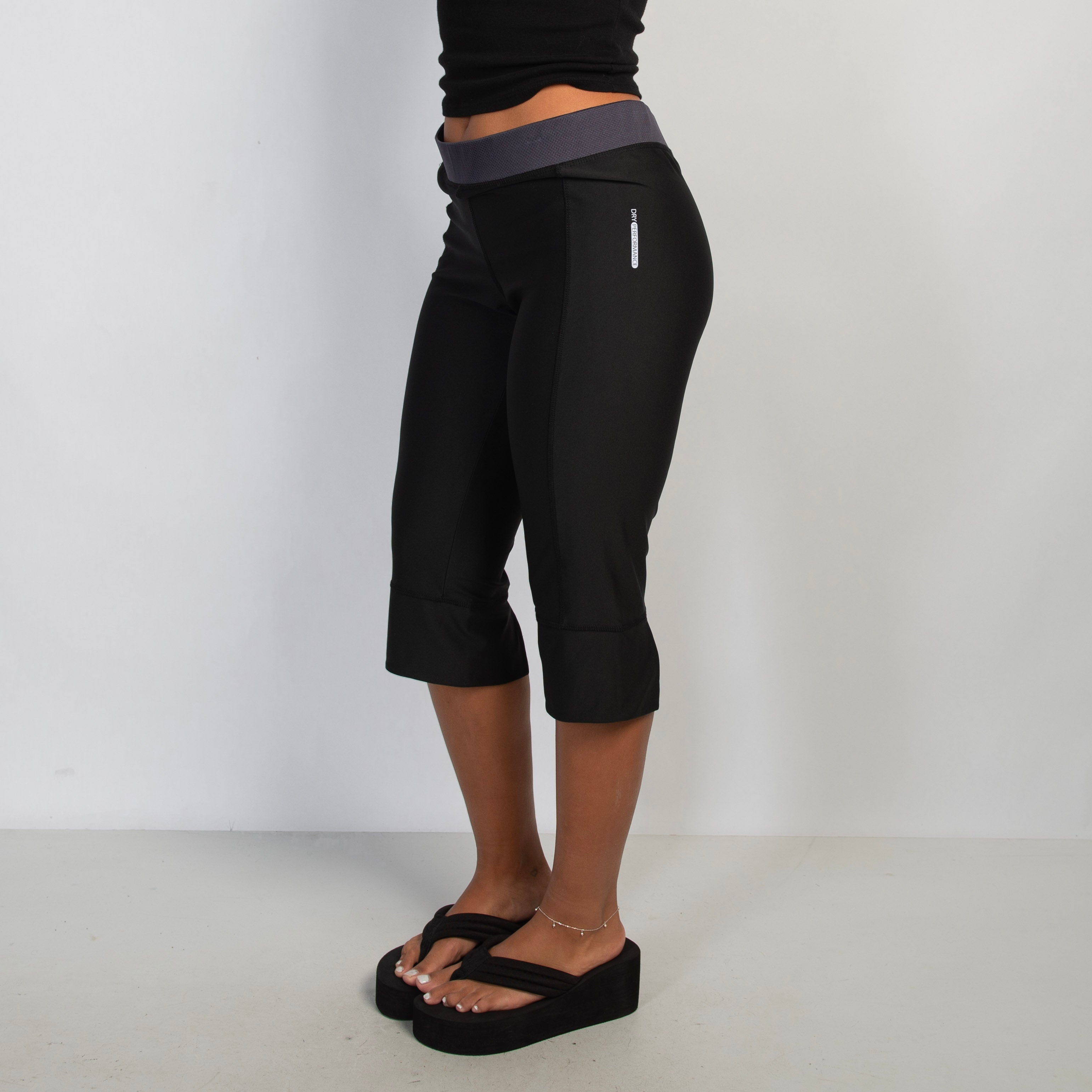 KICK FLARE CAPRI TIGHTS