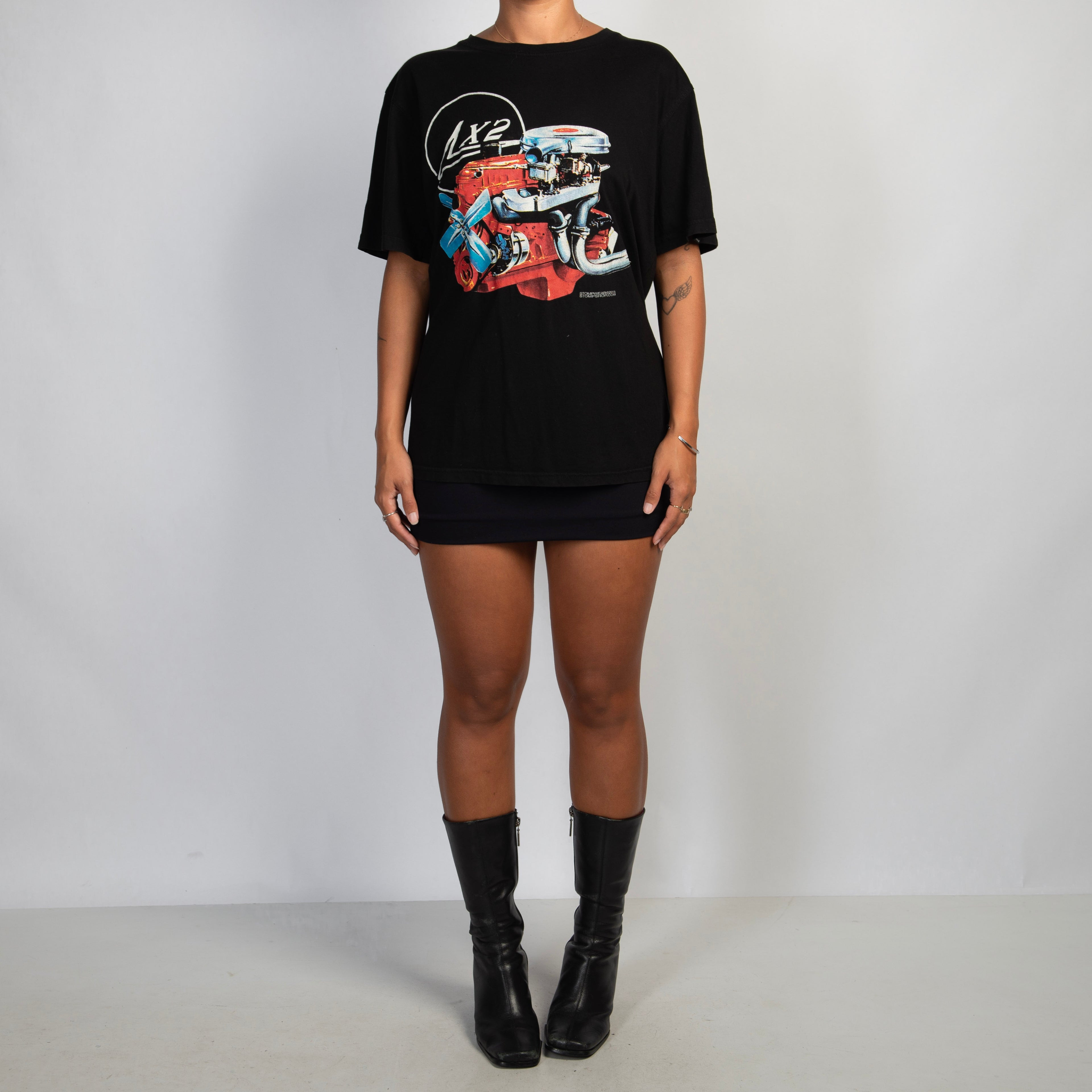 BLACK GRAPHIC TSHIRT