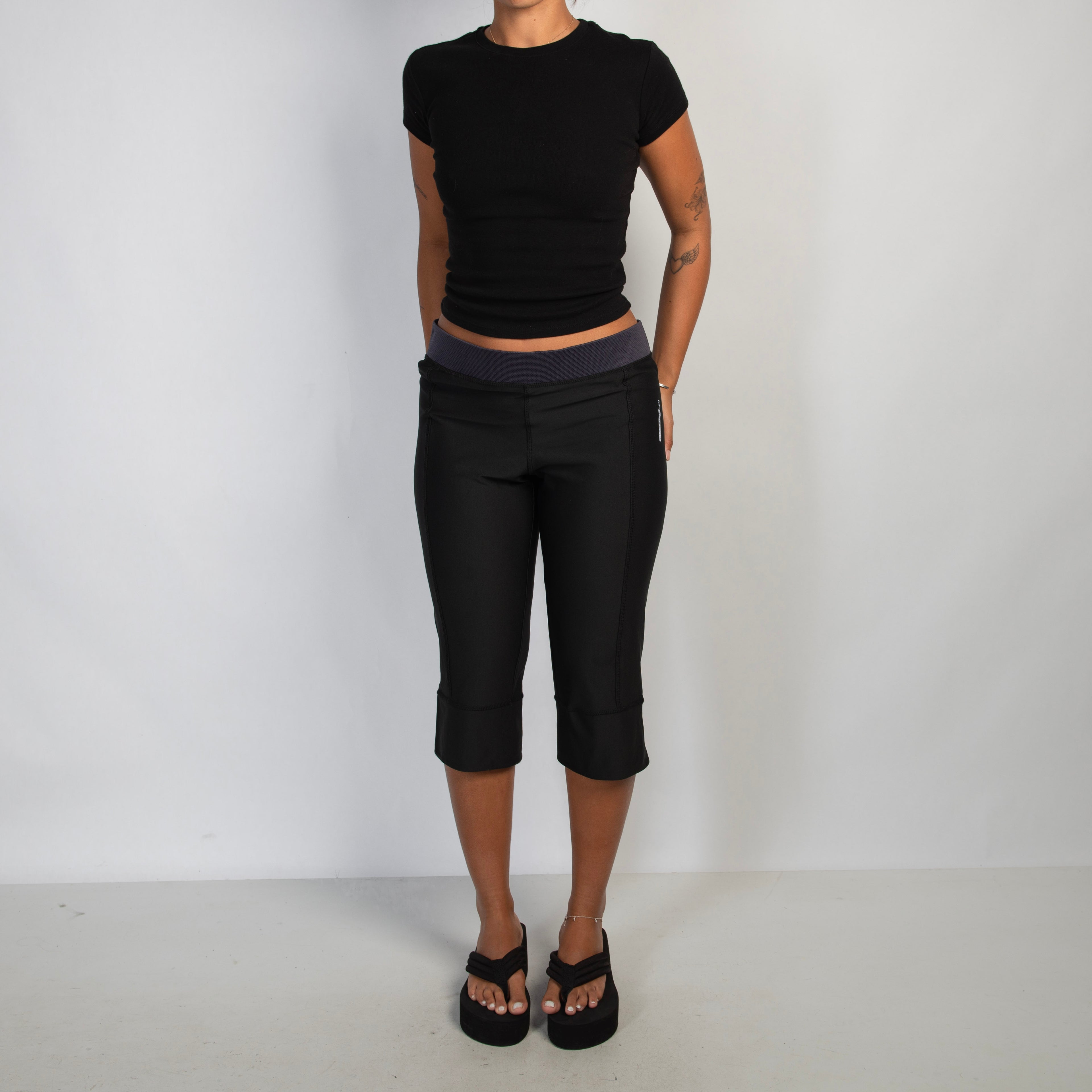 KICK FLARE CAPRI TIGHTS