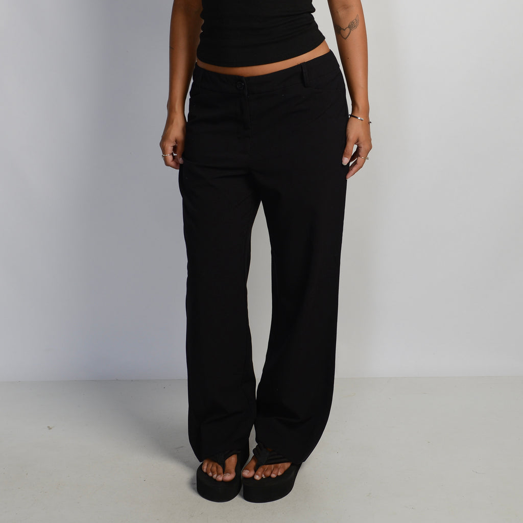 BLACK STRAIGHT LEG PANTS
