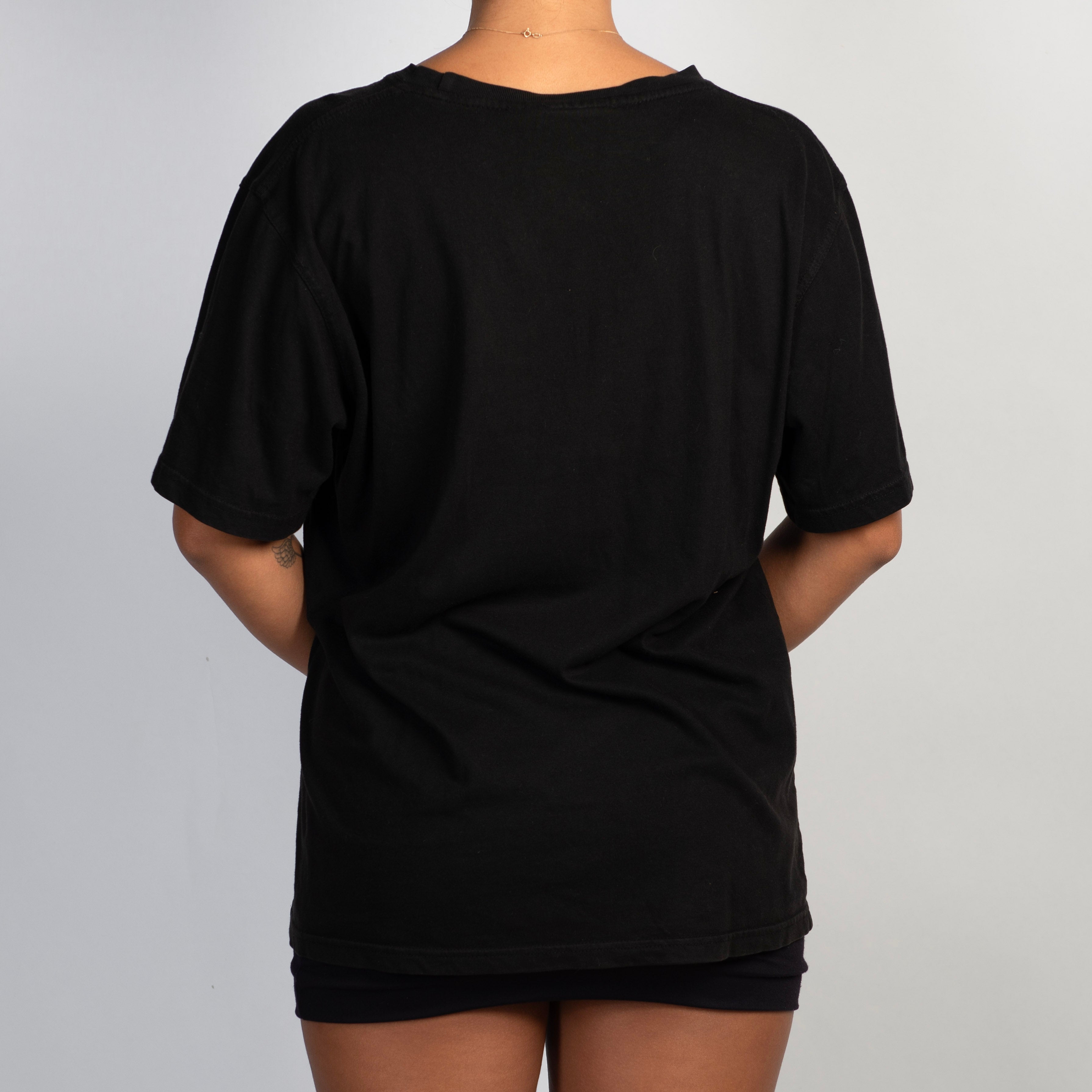 BLACK GRAPHIC TSHIRT