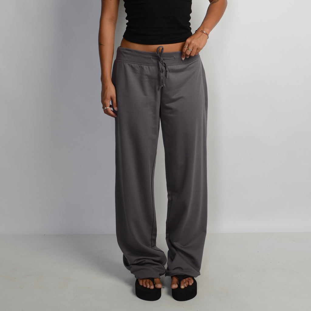 GREY DRAWSTRING SWEATPANTS
