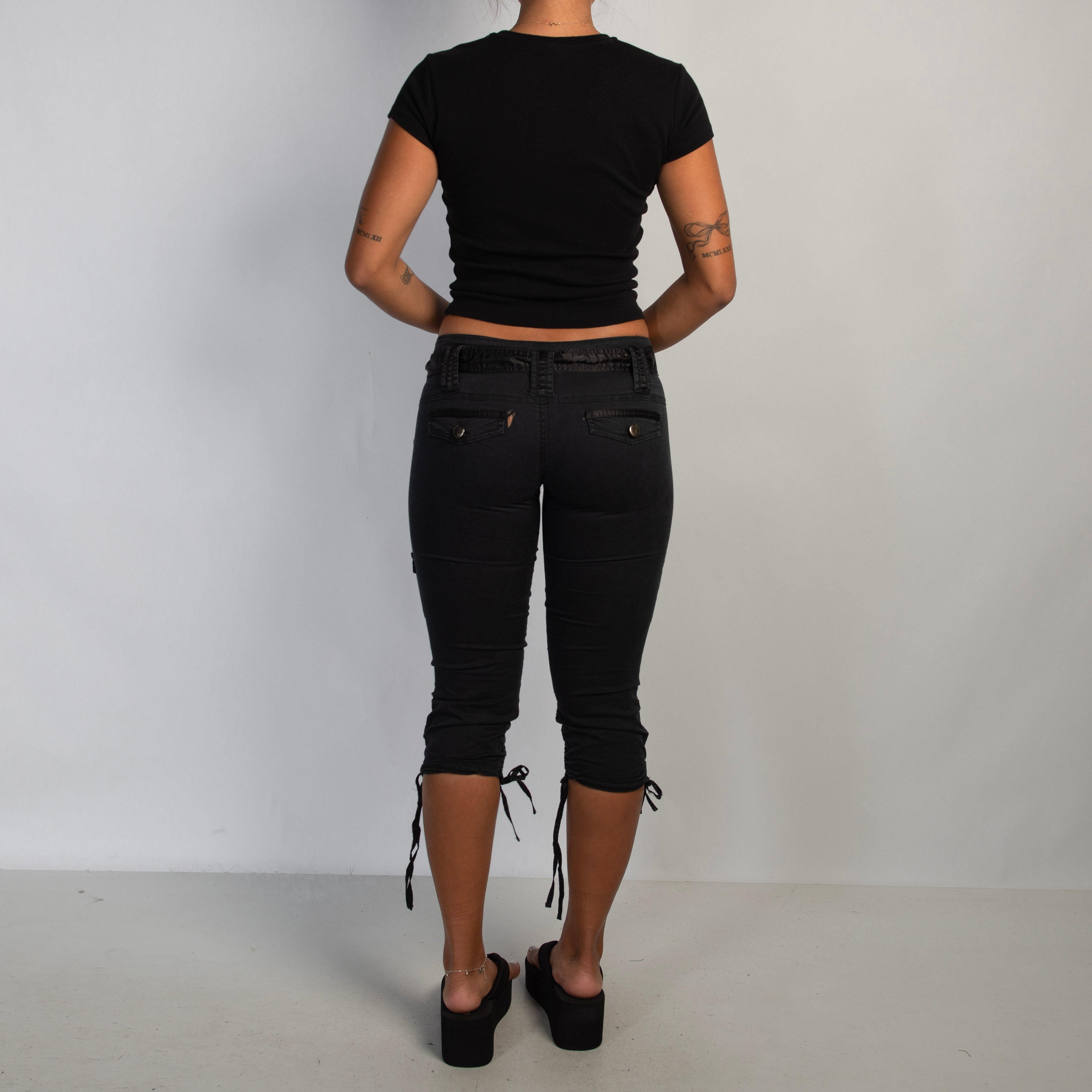 BLACK CAPRI CARGO PANTS
