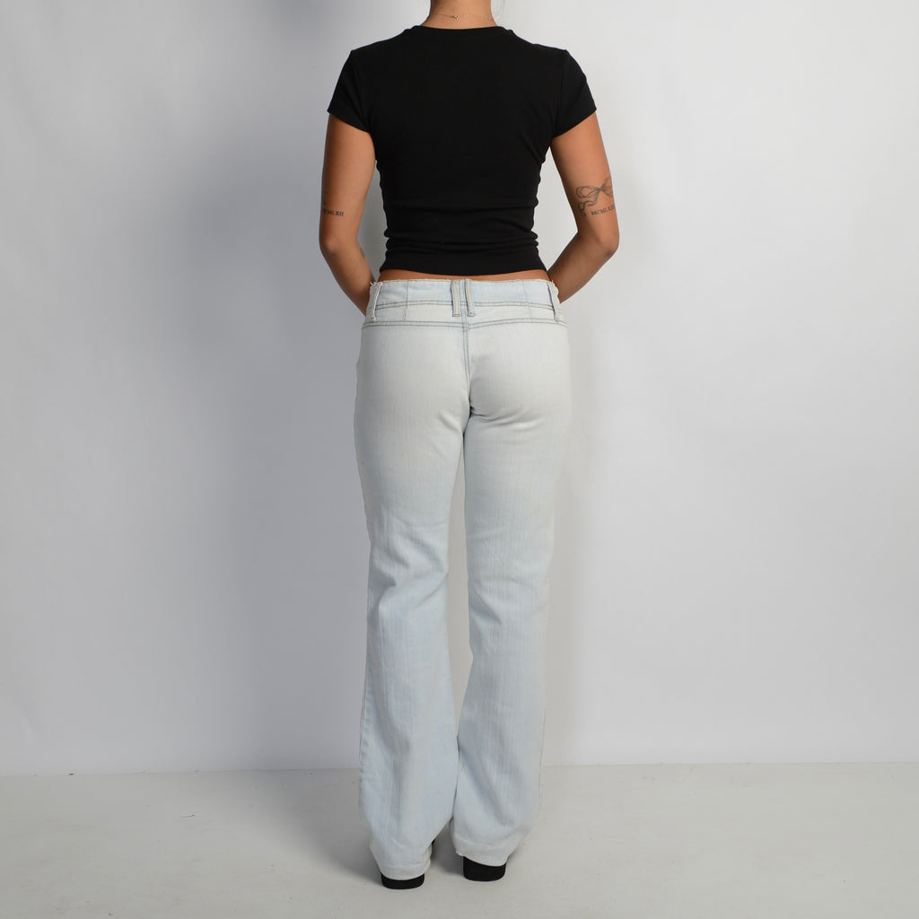 LIGHT WASH BOOTCUT JEANS