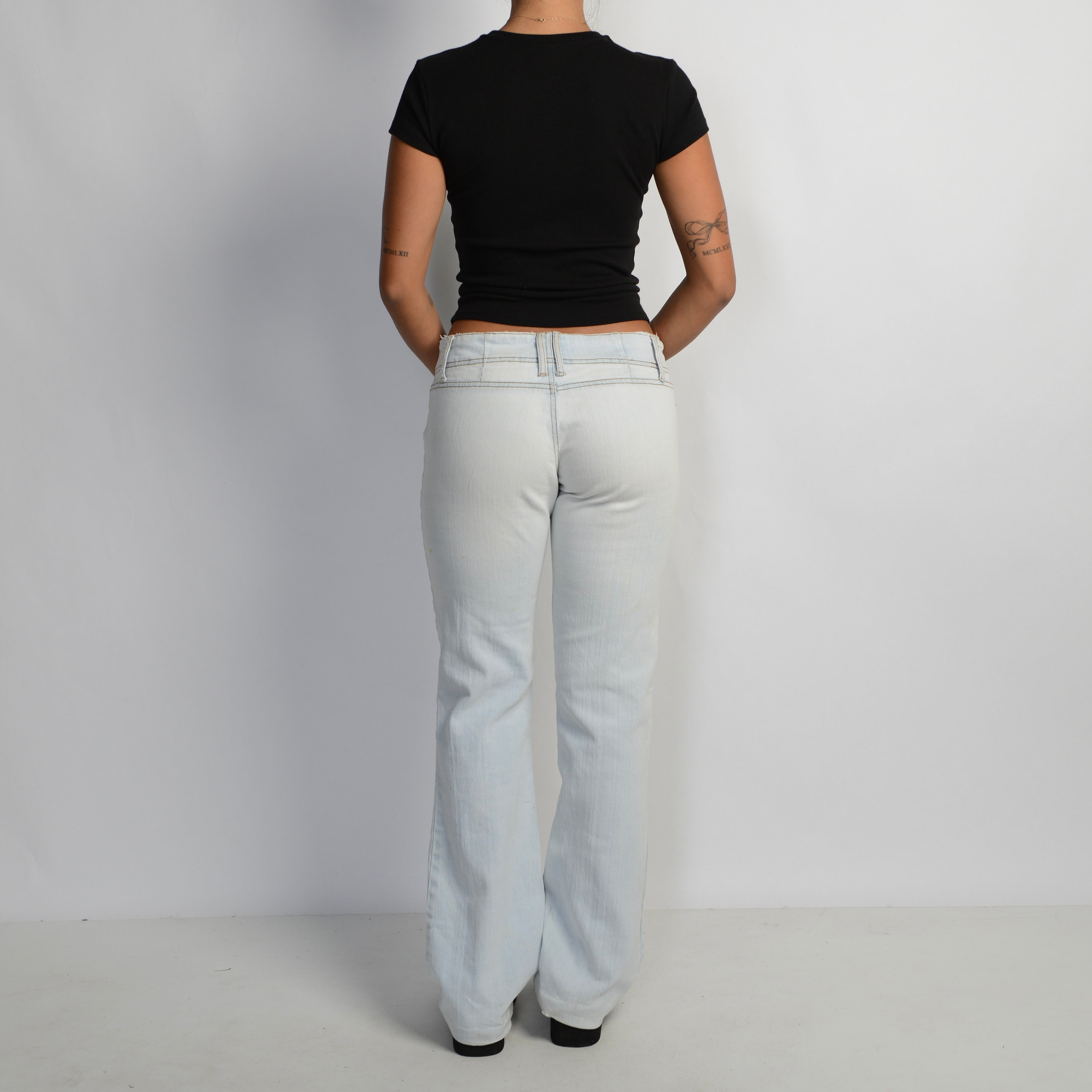 LIGHT WASH BOOTCUT JEANS