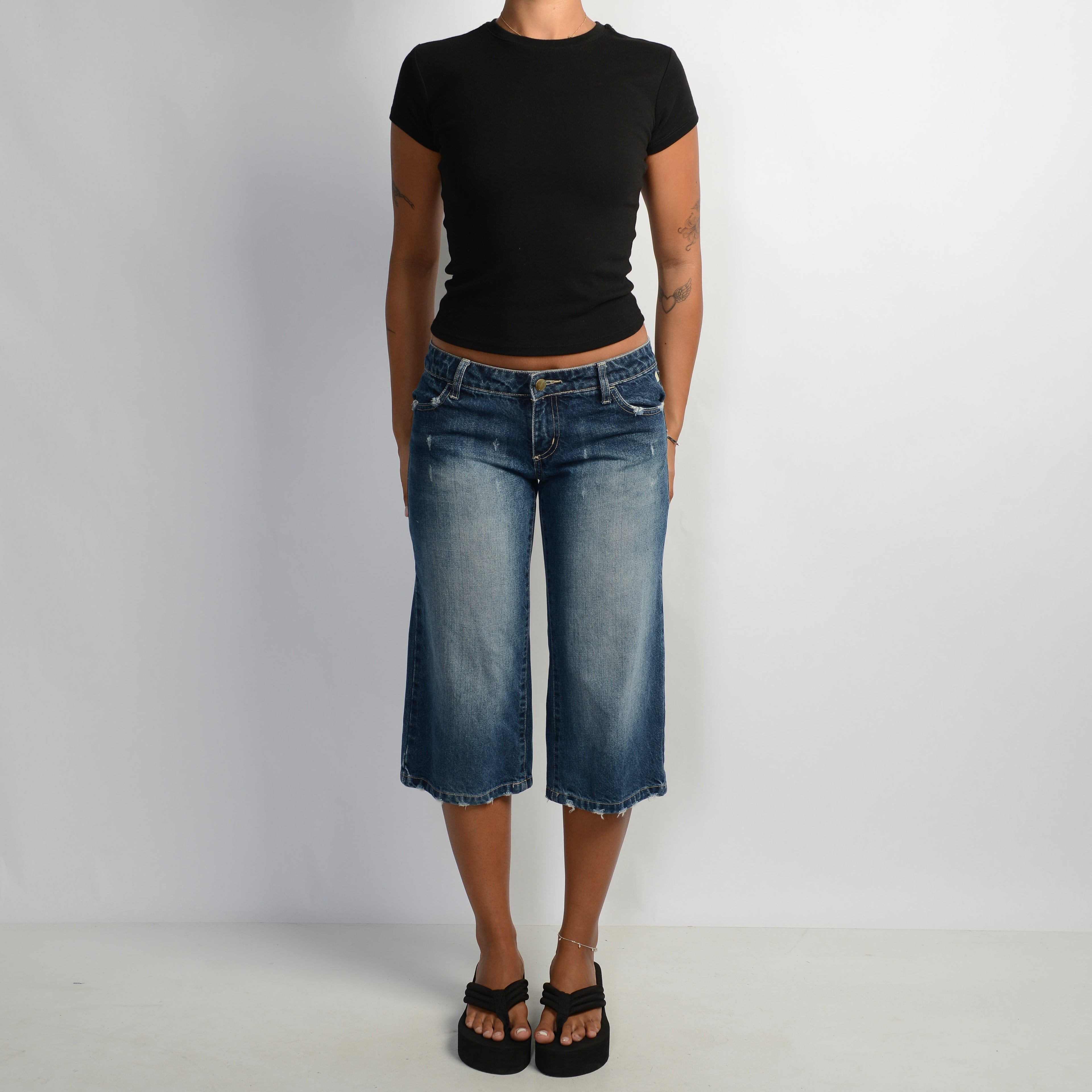 KICK FLARE CAPRI JEANS