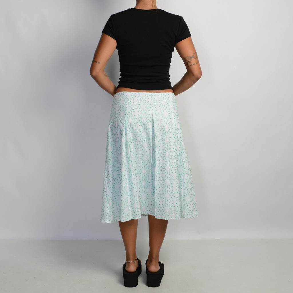 WHITE EMBROIDERED SKIRT