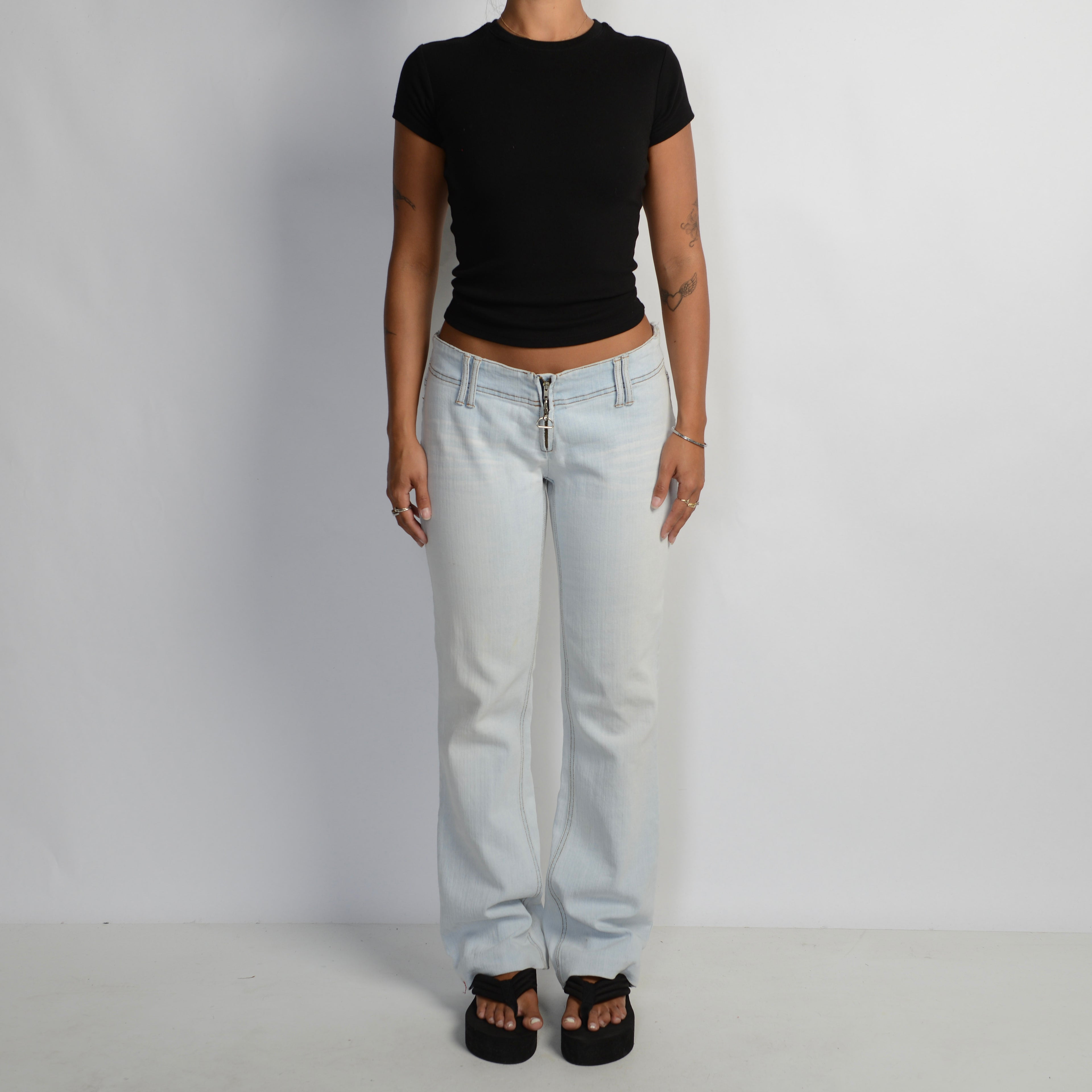 LIGHT WASH BOOTCUT JEANS