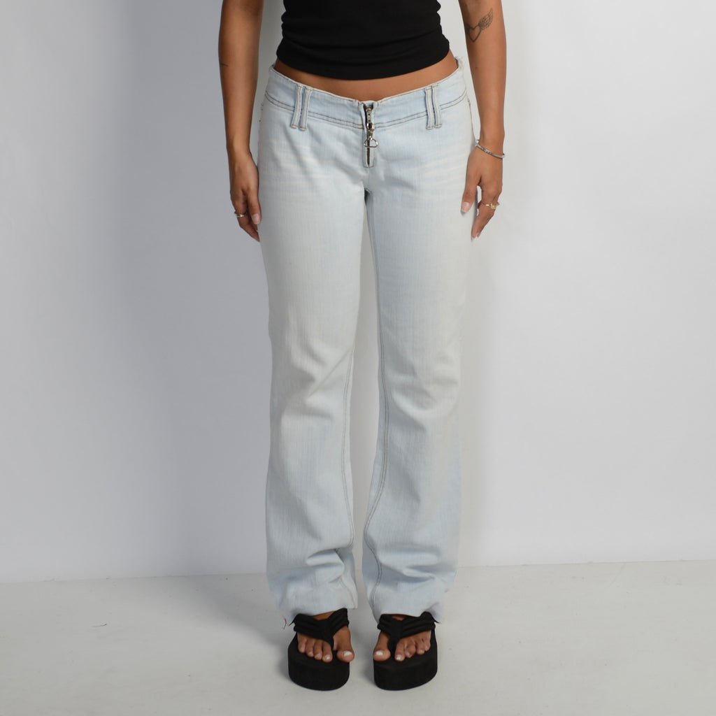 LIGHT WASH BOOTCUT JEANS