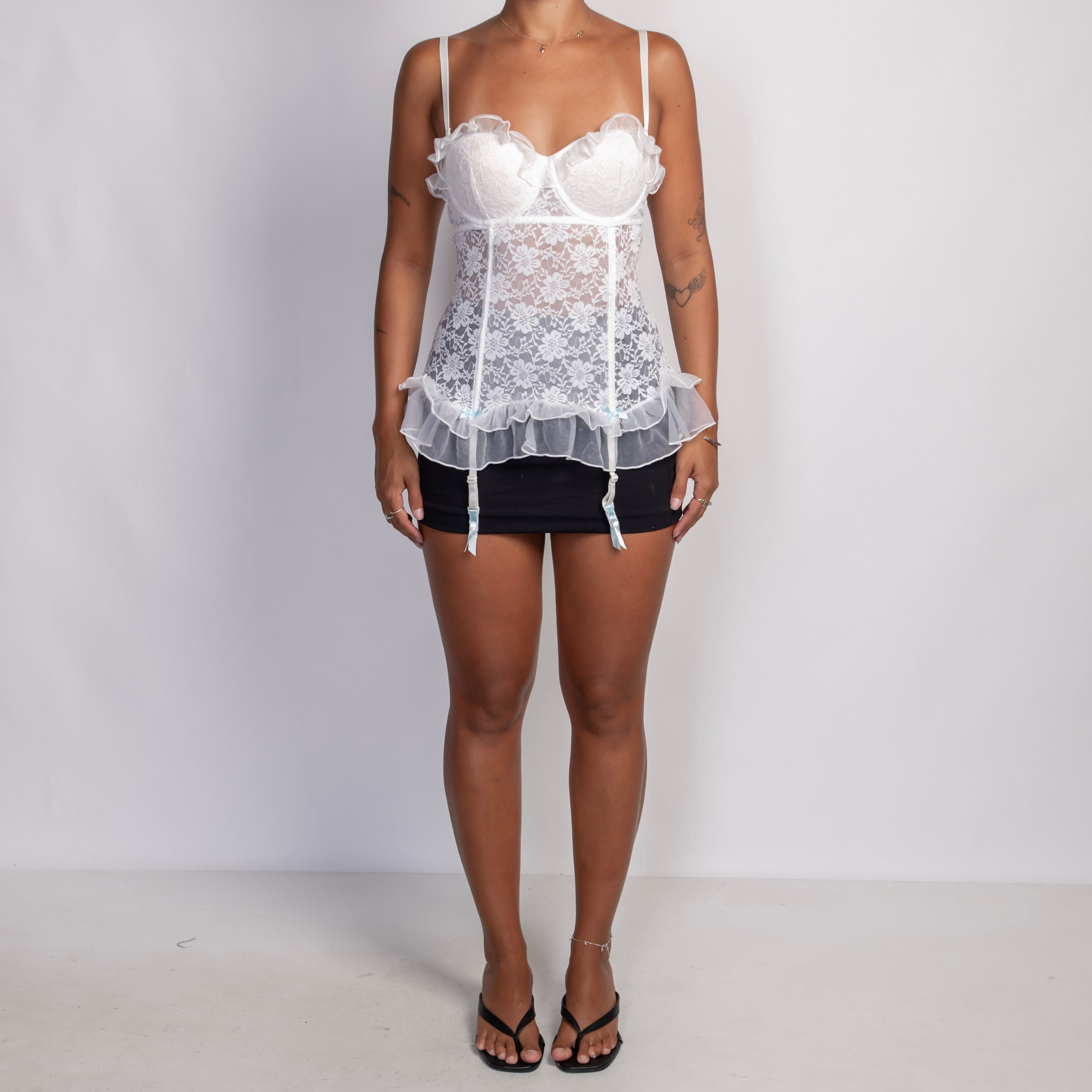 WHITE LACE BUSTIER