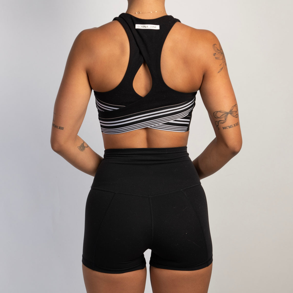 BLACK SPORTS BRA
