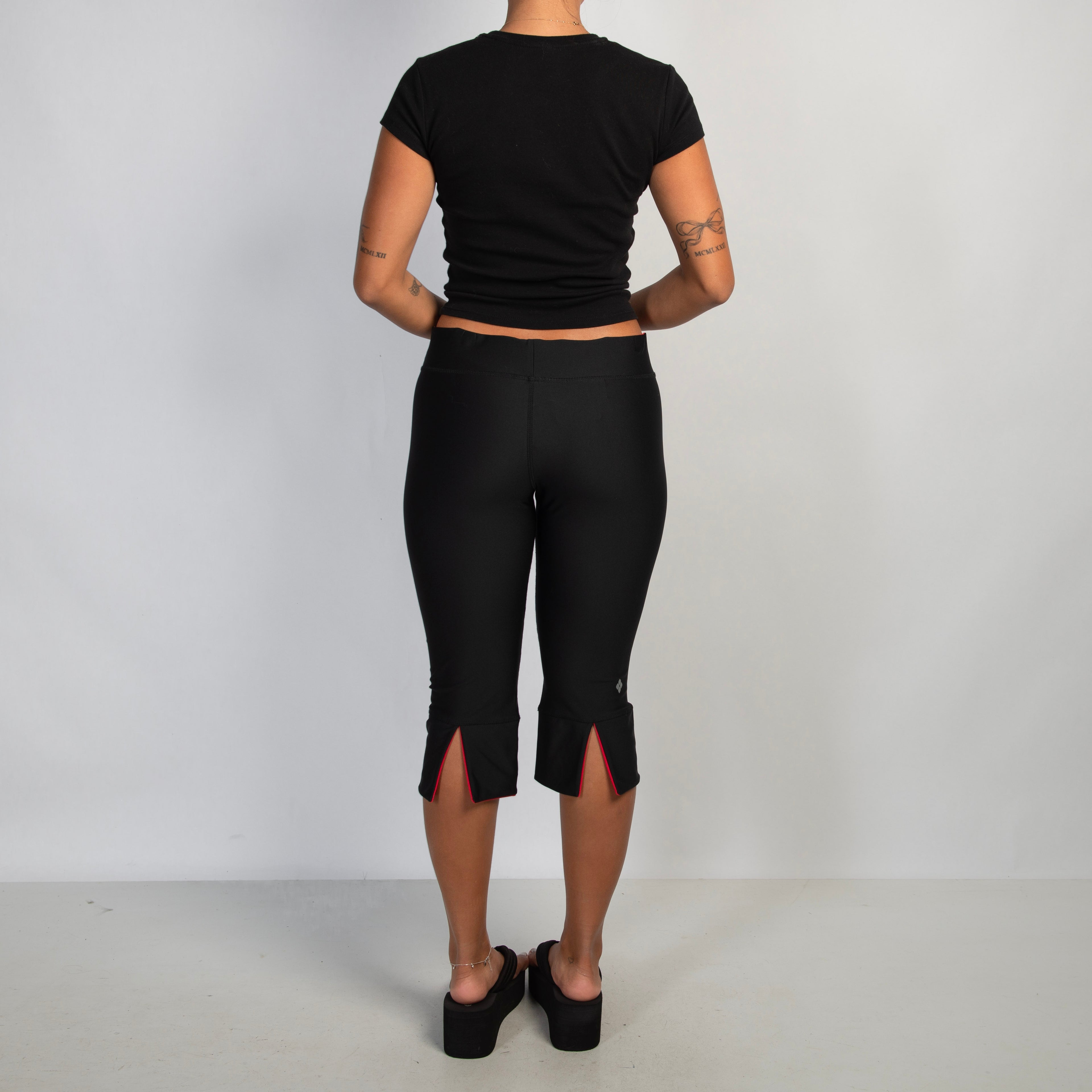 KICK FLARE CAPRI TIGHTS