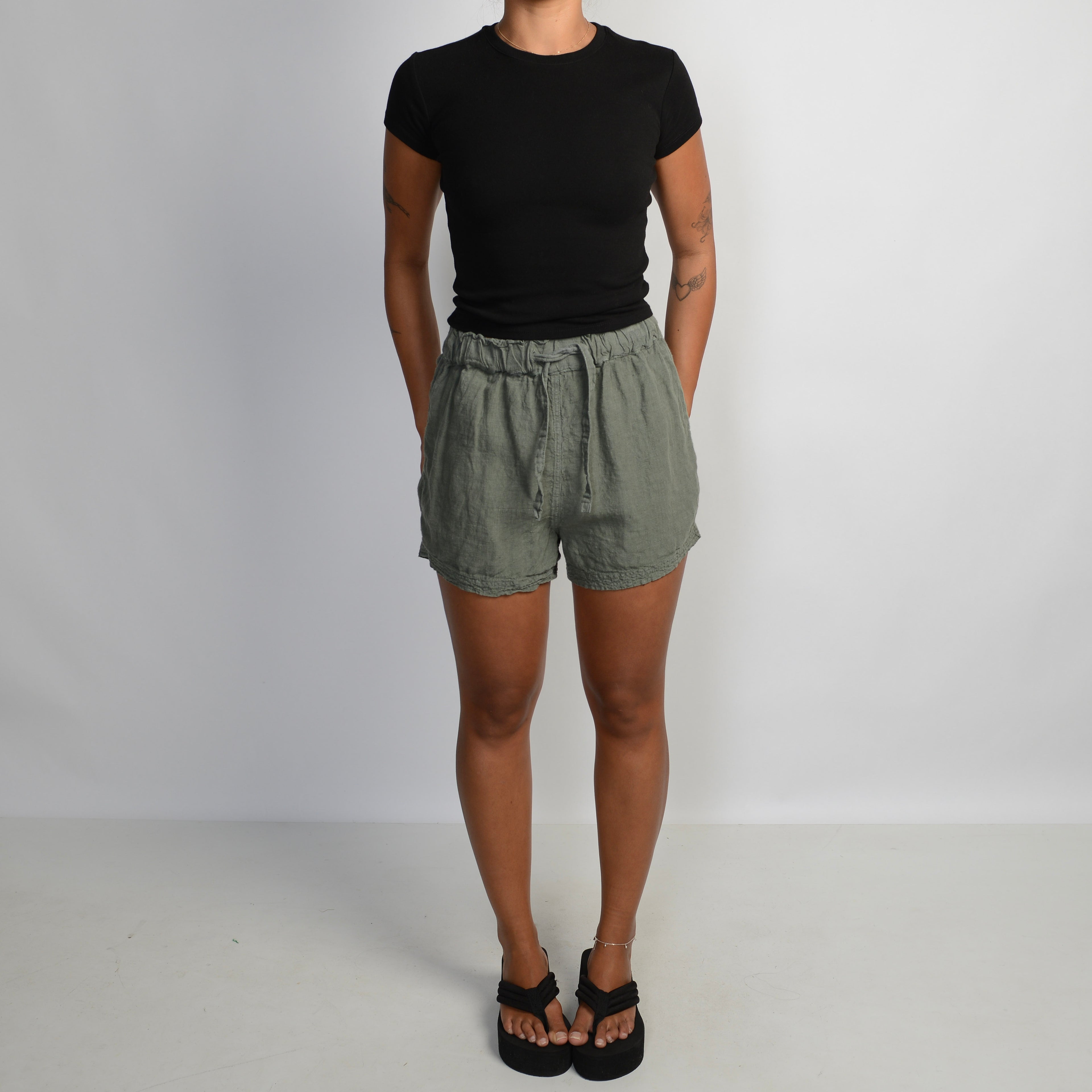 KHAKI LINEN SHORTS