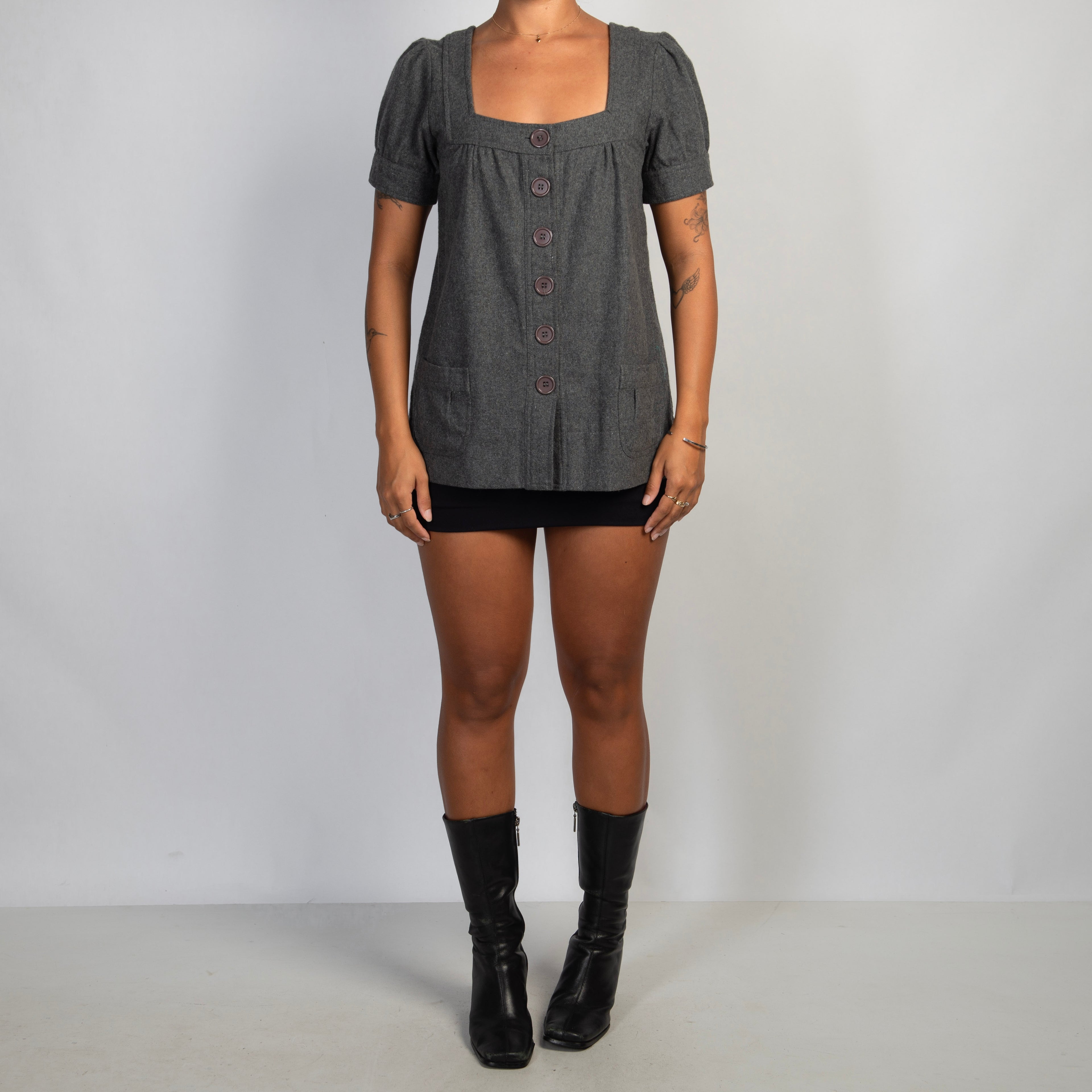 GREY WOOL BUTTON TOP