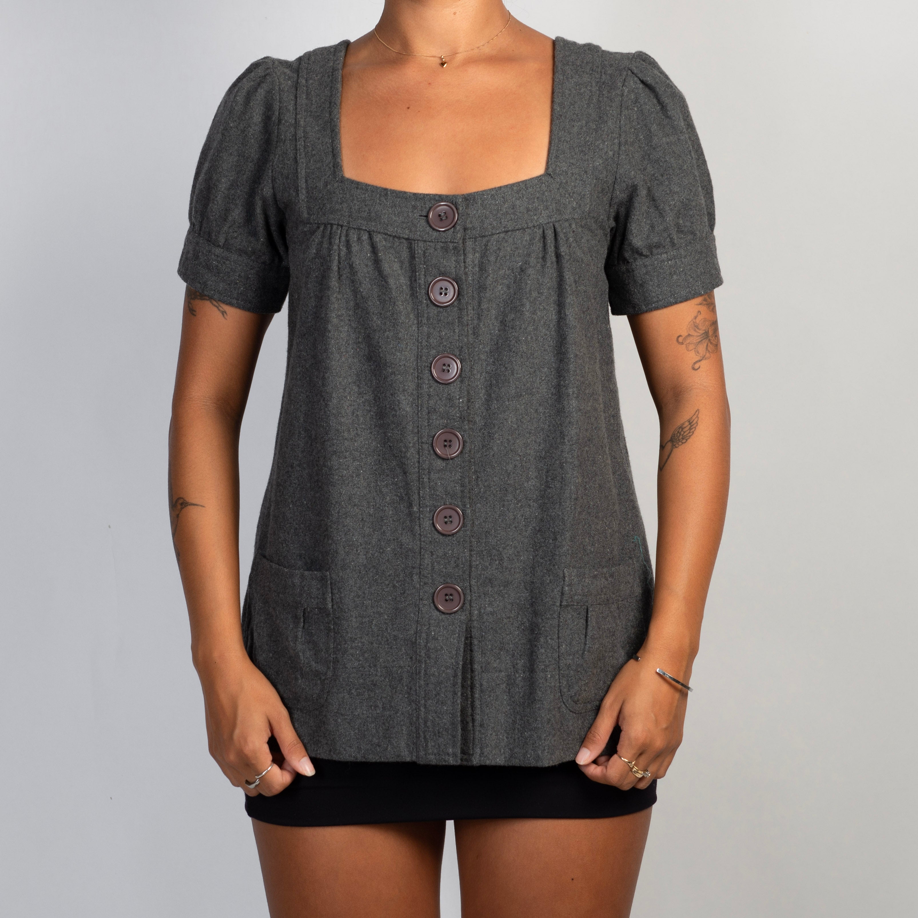 GREY WOOL BUTTON TOP