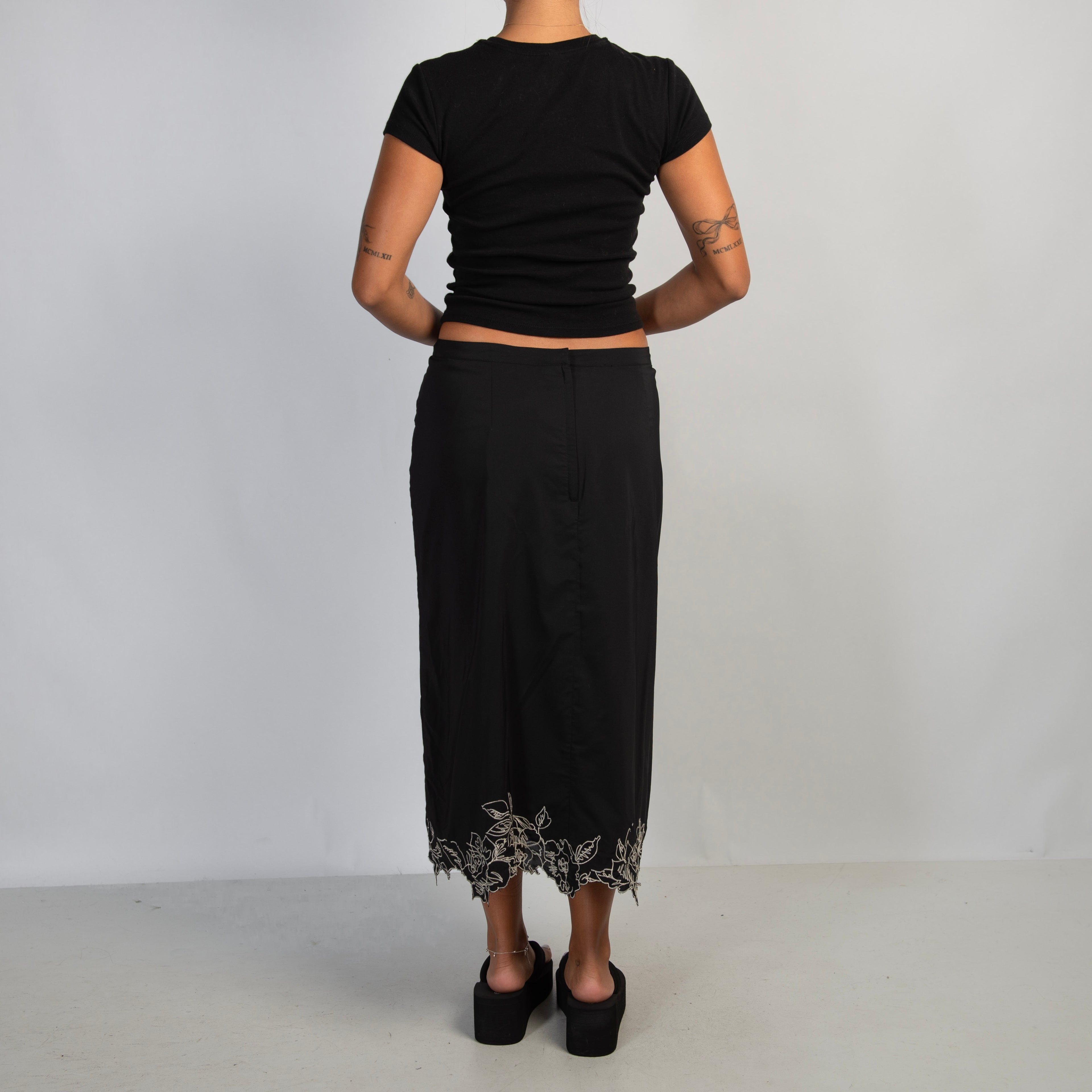 BLACK FLORAL TRIM SKIRT