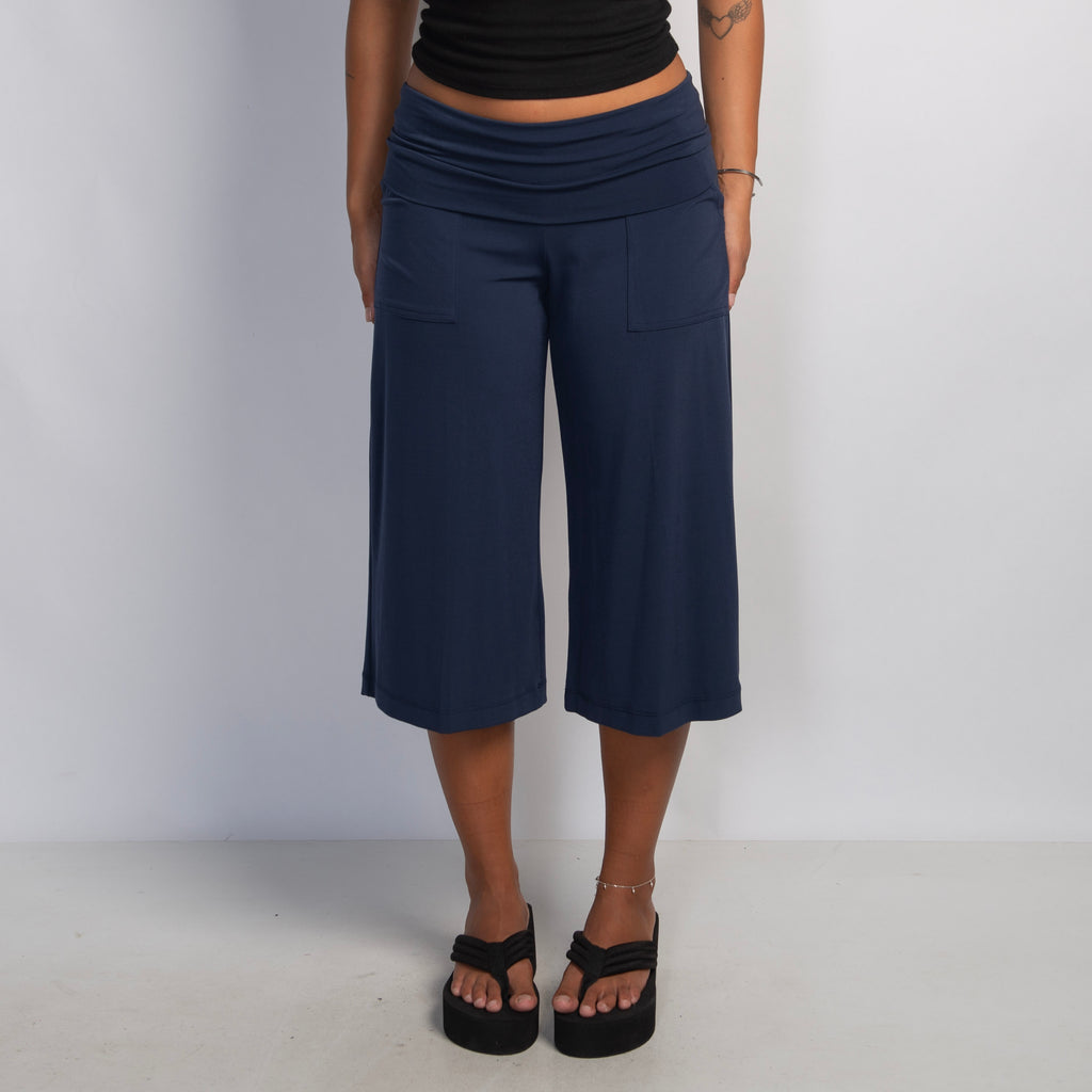 NAVY CROP WIDE LEG PANTS