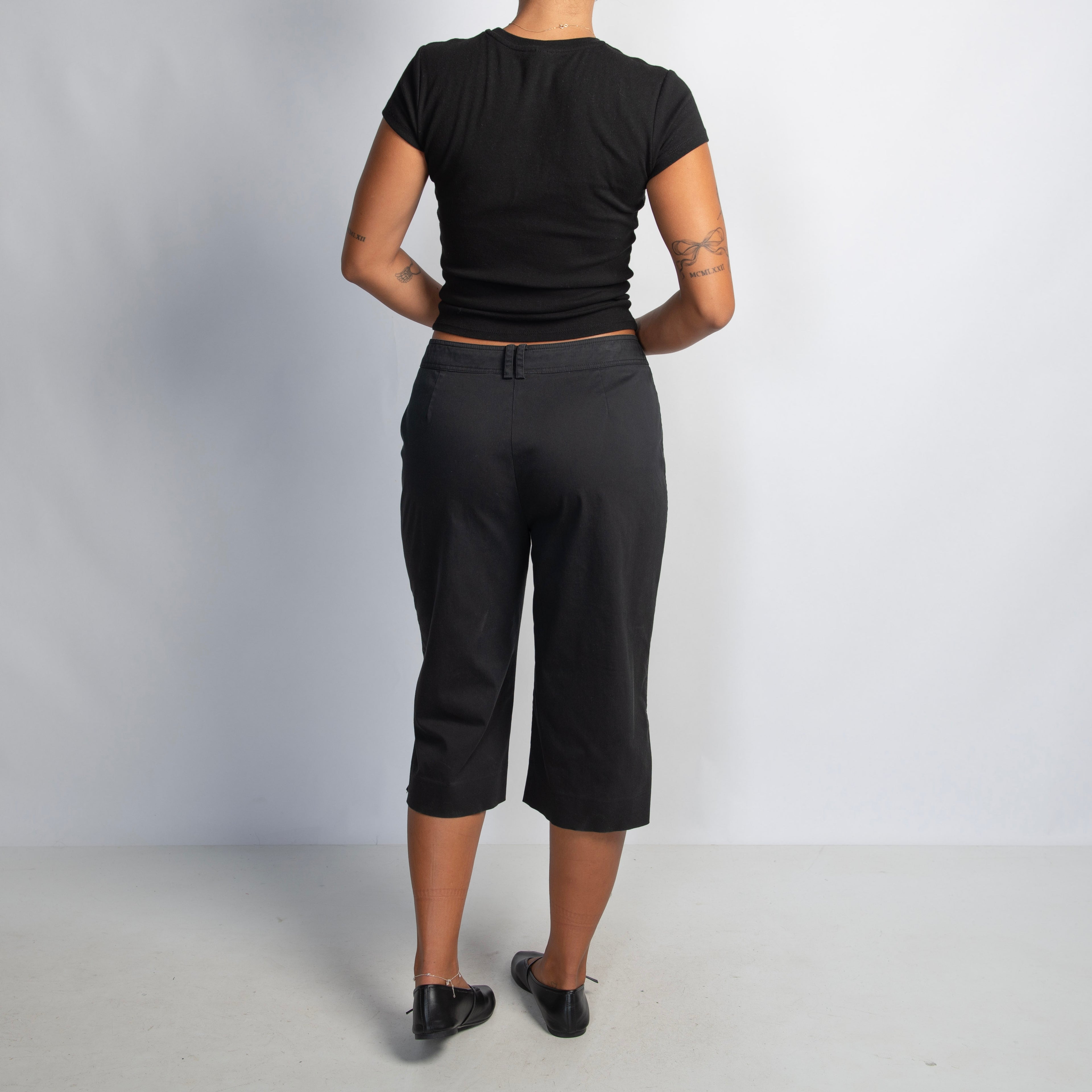 BLACK CROP PANTS