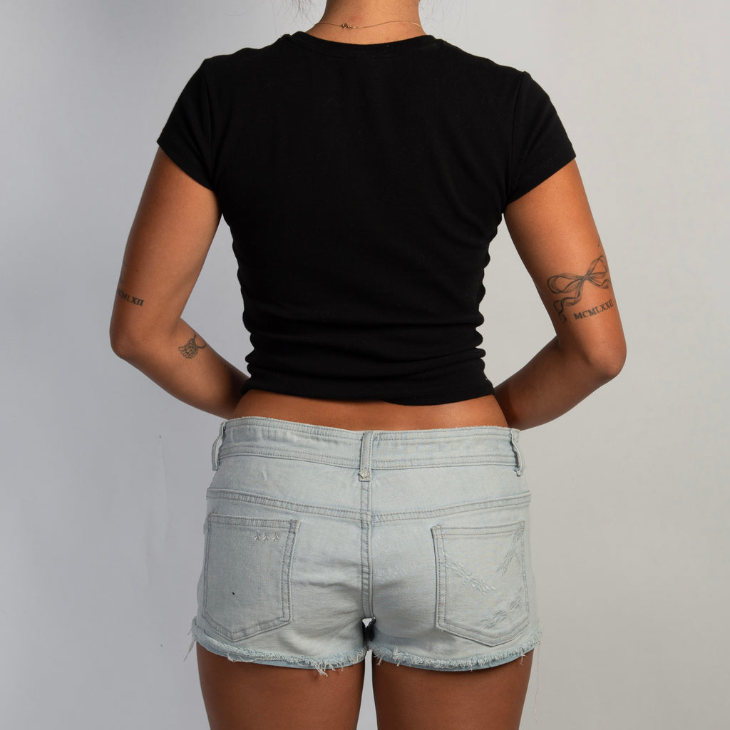 LIGHT WASH DENIM SHORTS
