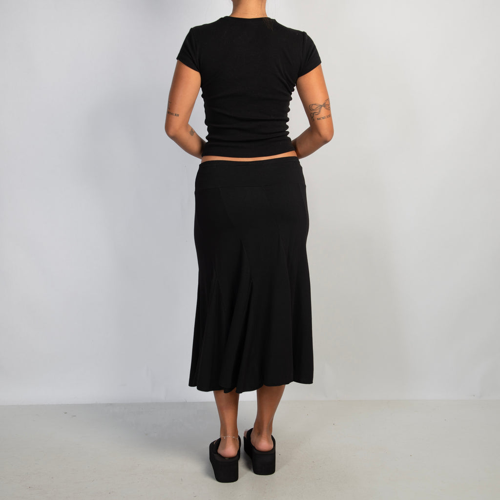 BLACK STRETCH MIDI SKIRT