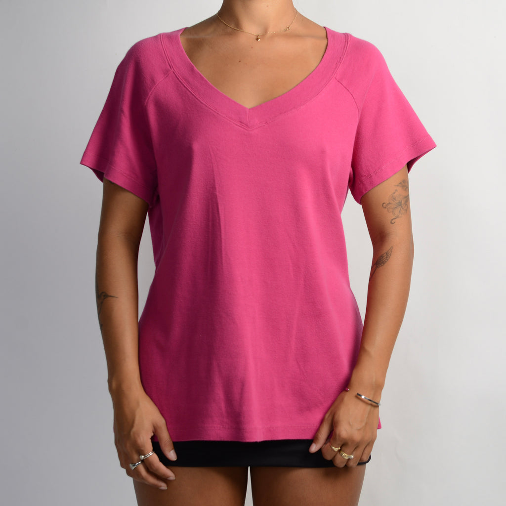 HOT PINK VNECK TEE